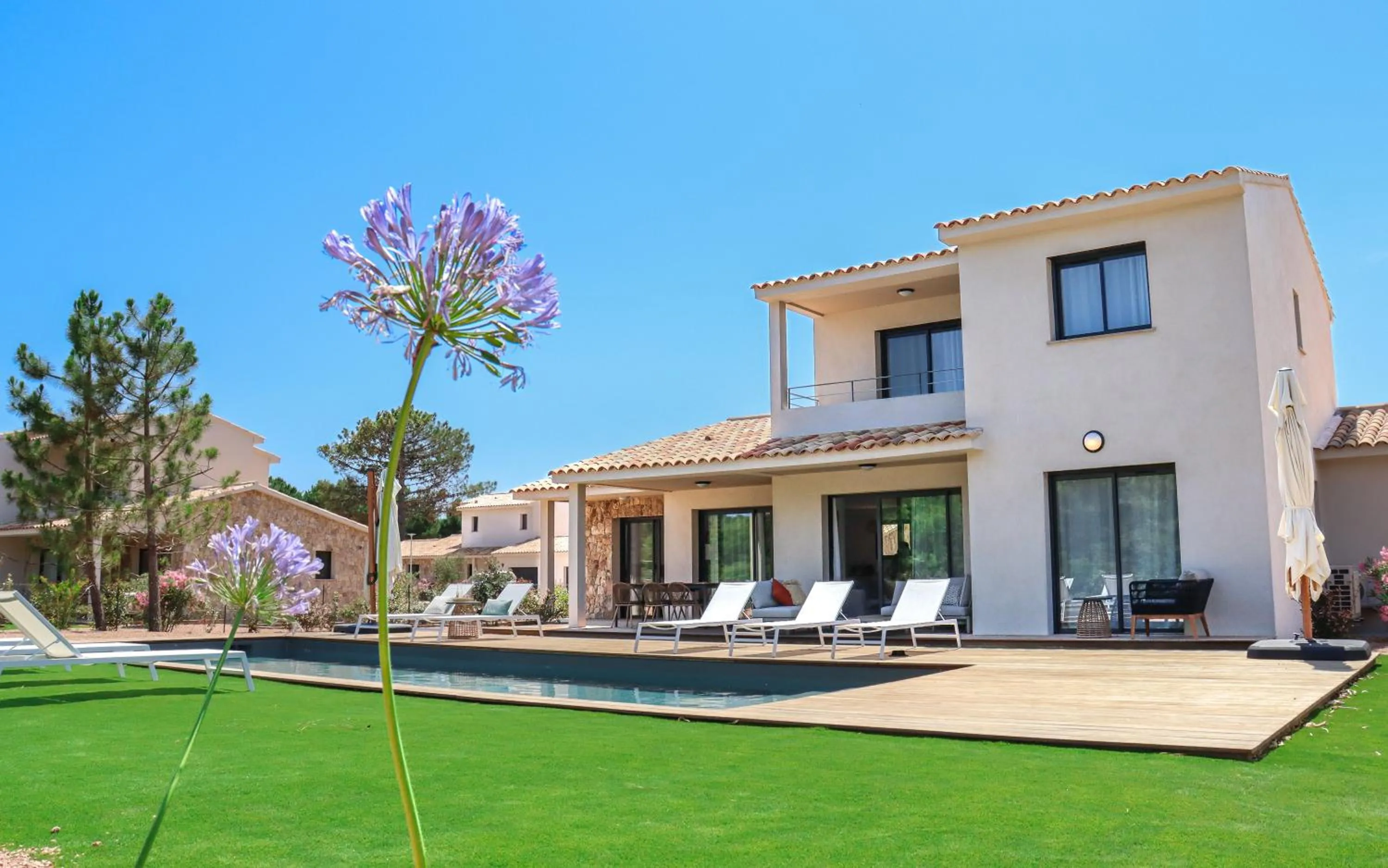 Garden in Calarossa Bay Resort