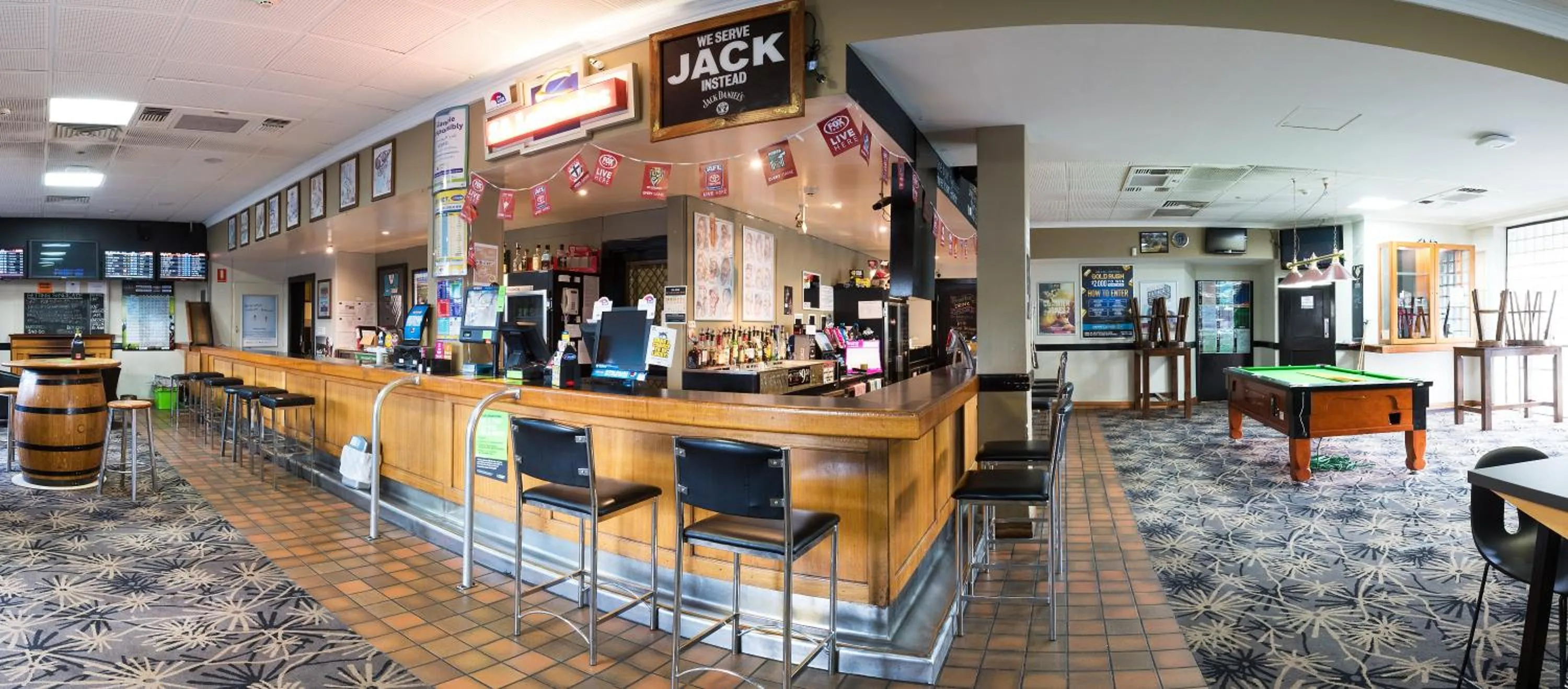 Alcoholic drinks in Nightcap at Rose & Crown Hotel