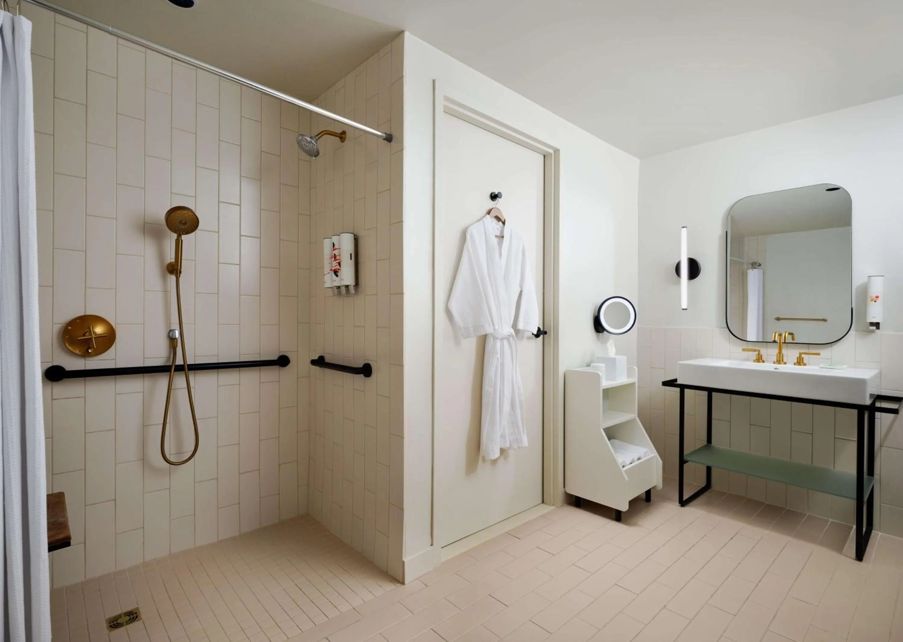 Bathroom in Flamingo Resort & Spa Santa Rosa Sonoma, Tapestry by Hilton