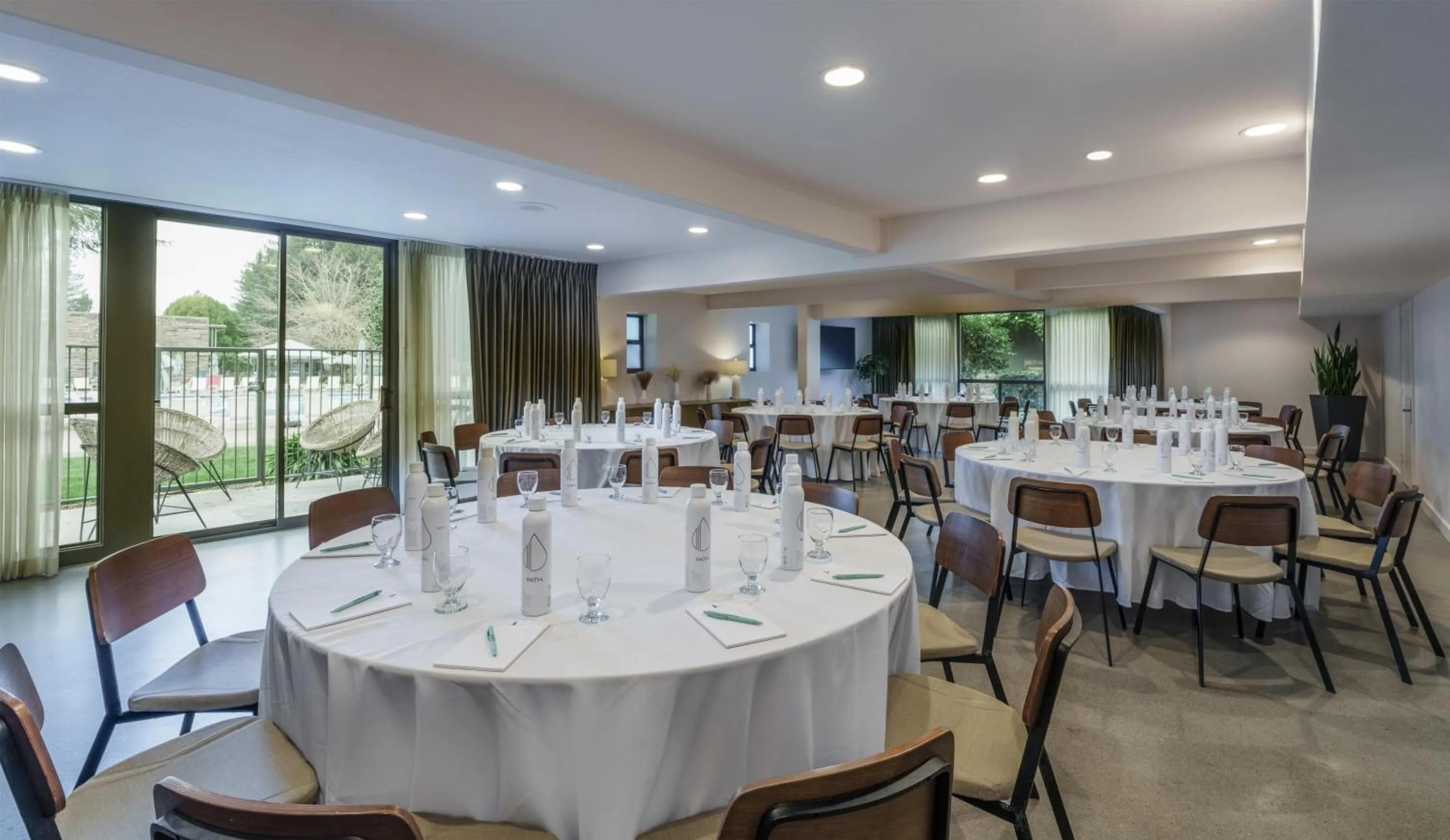 Meeting/conference room in Flamingo Resort & Spa Santa Rosa Sonoma, Tapestry by Hilton