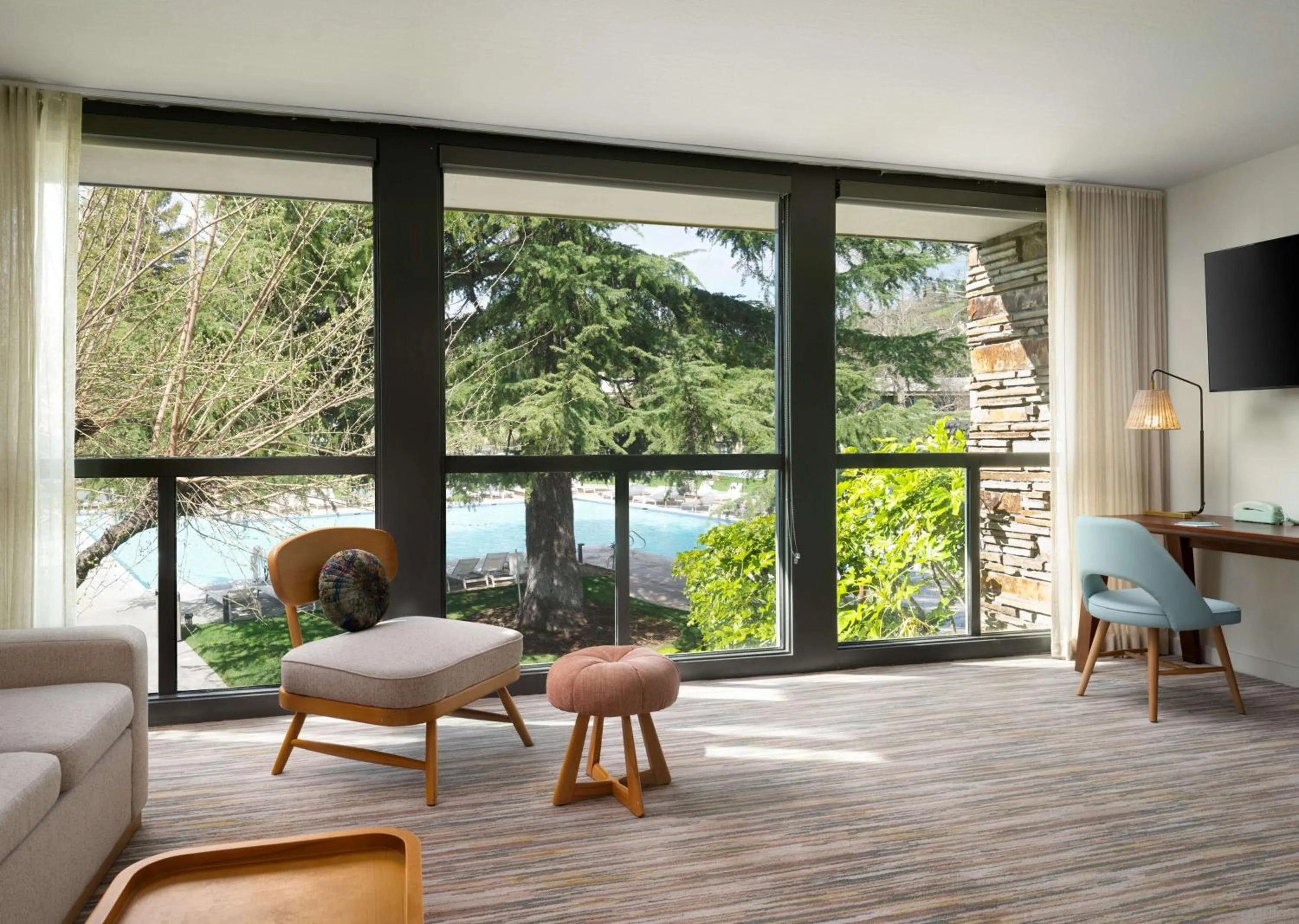 Bedroom in Flamingo Resort & Spa Santa Rosa Sonoma, Tapestry by Hilton