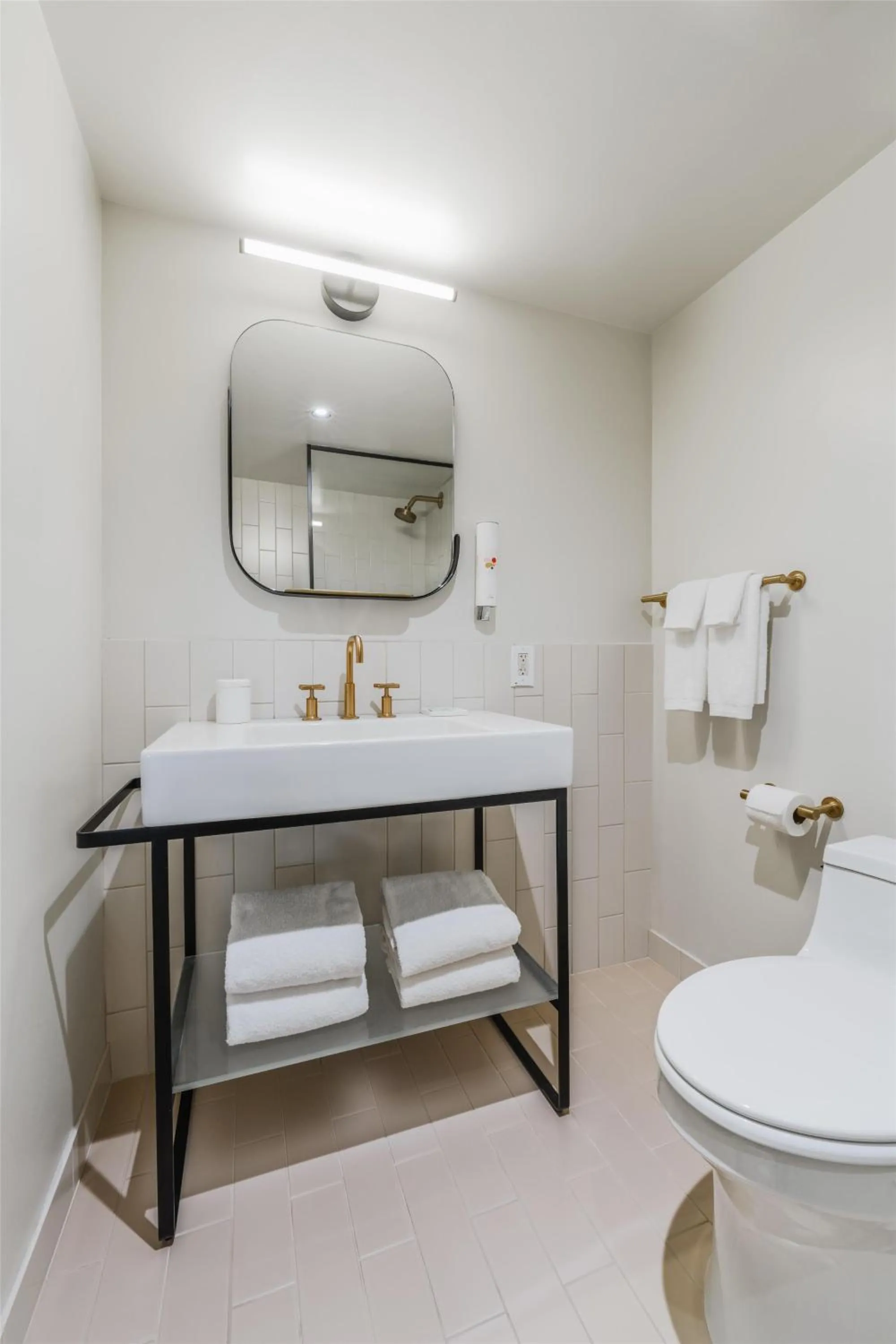 Bathroom in Flamingo Resort & Spa Santa Rosa Sonoma, Tapestry by Hilton