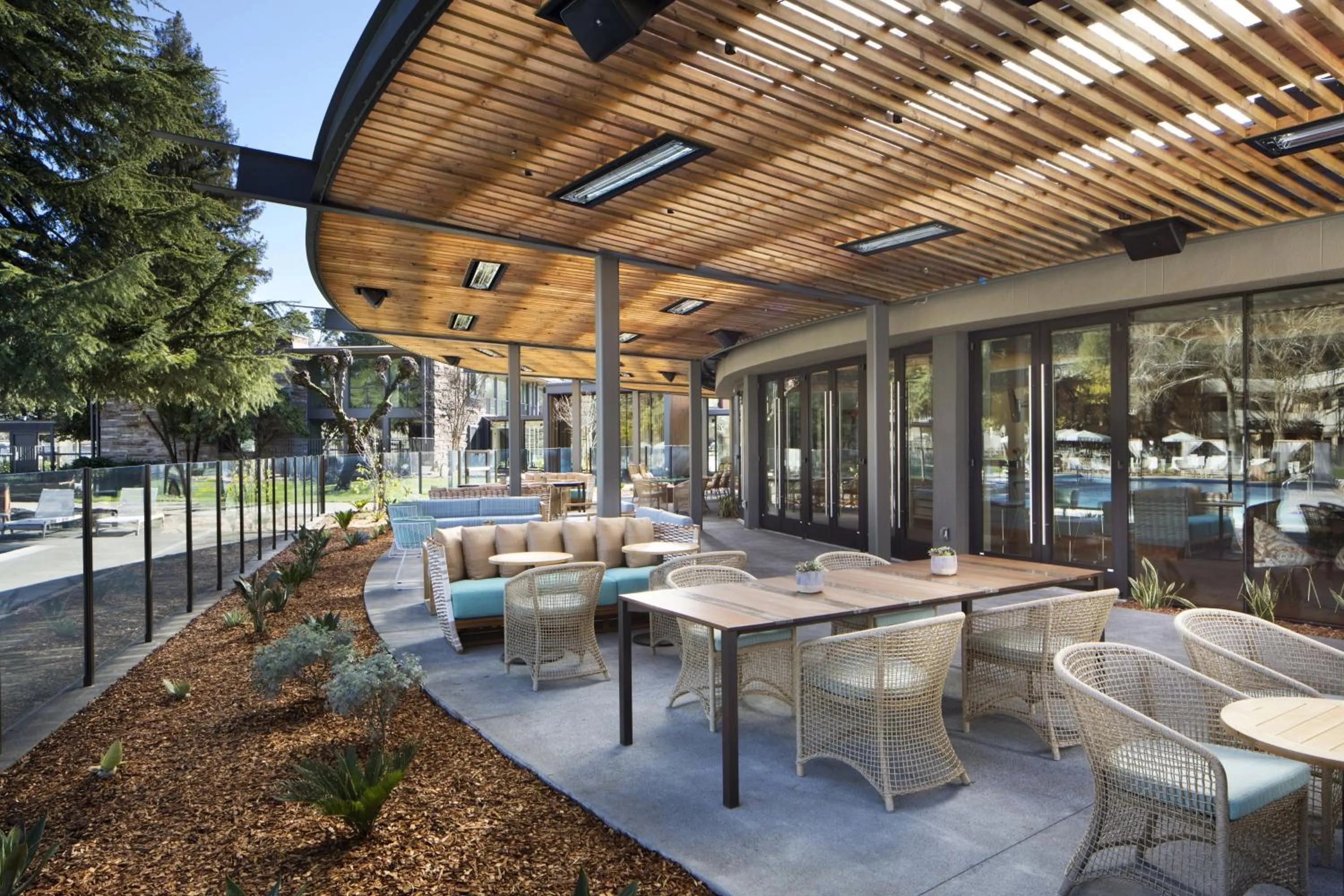 Balcony/Terrace in Flamingo Resort & Spa Santa Rosa Sonoma, Tapestry by Hilton