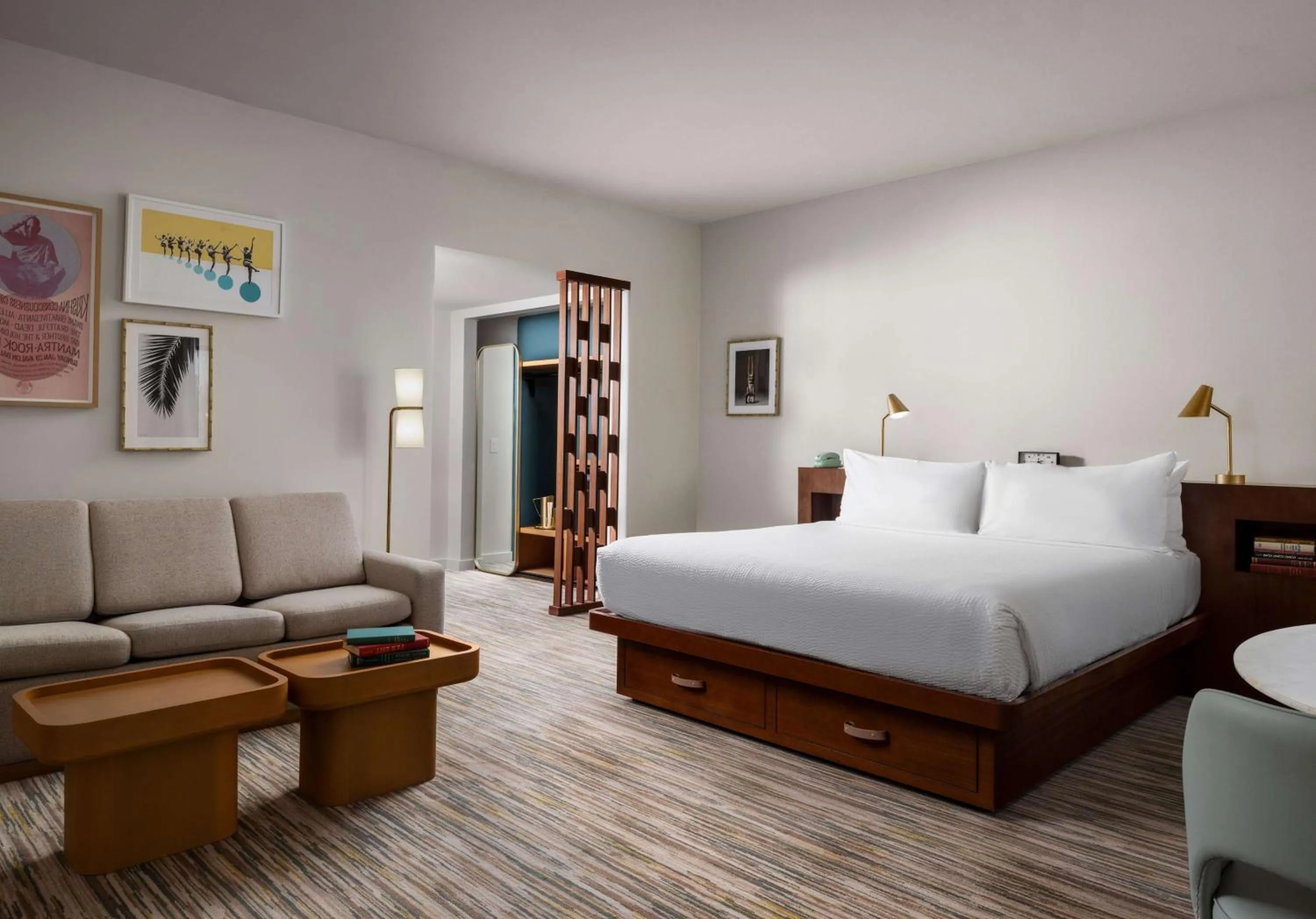 Bed in Flamingo Resort & Spa Santa Rosa Sonoma, Tapestry by Hilton