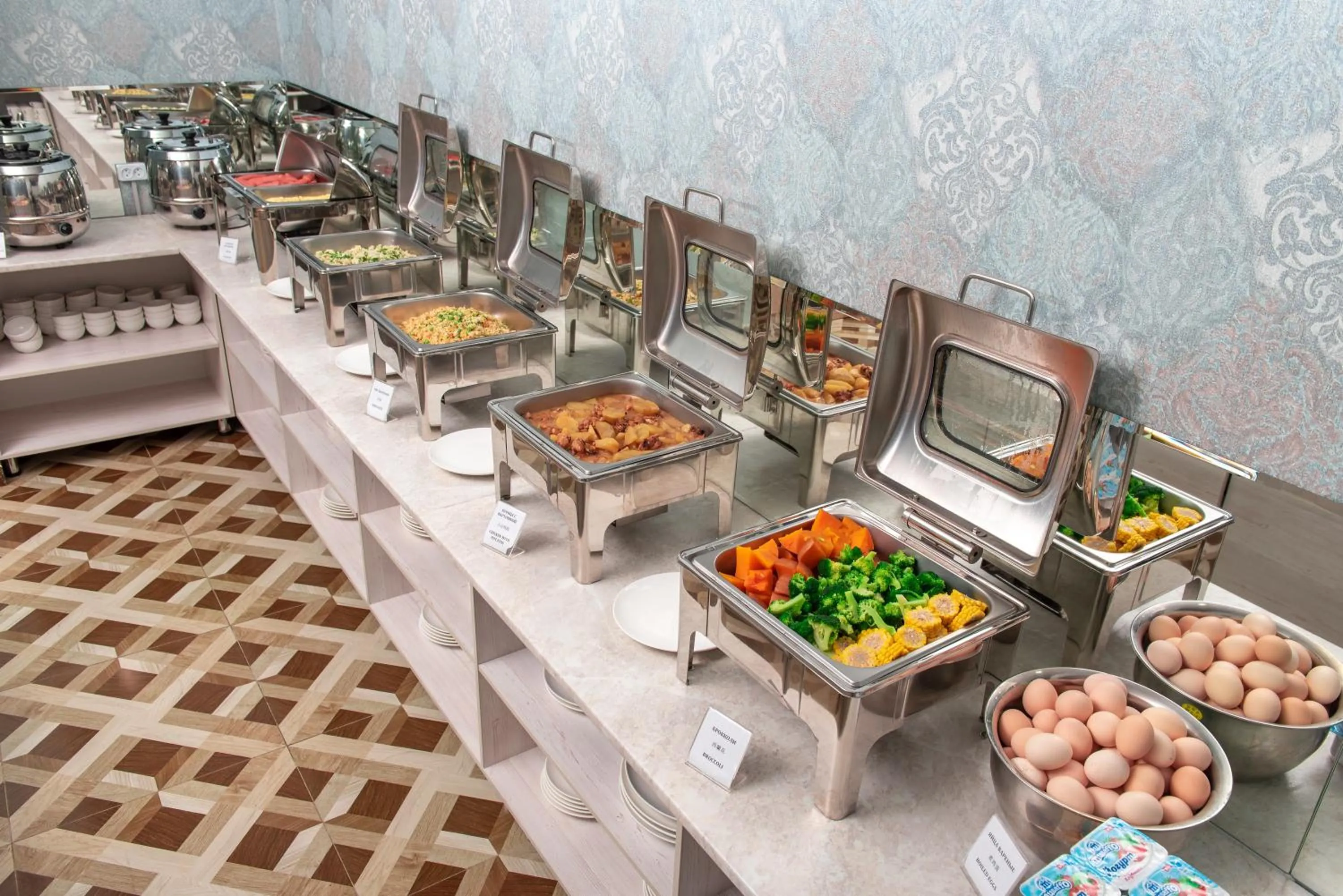 Buffet breakfast in Michelin Hotel