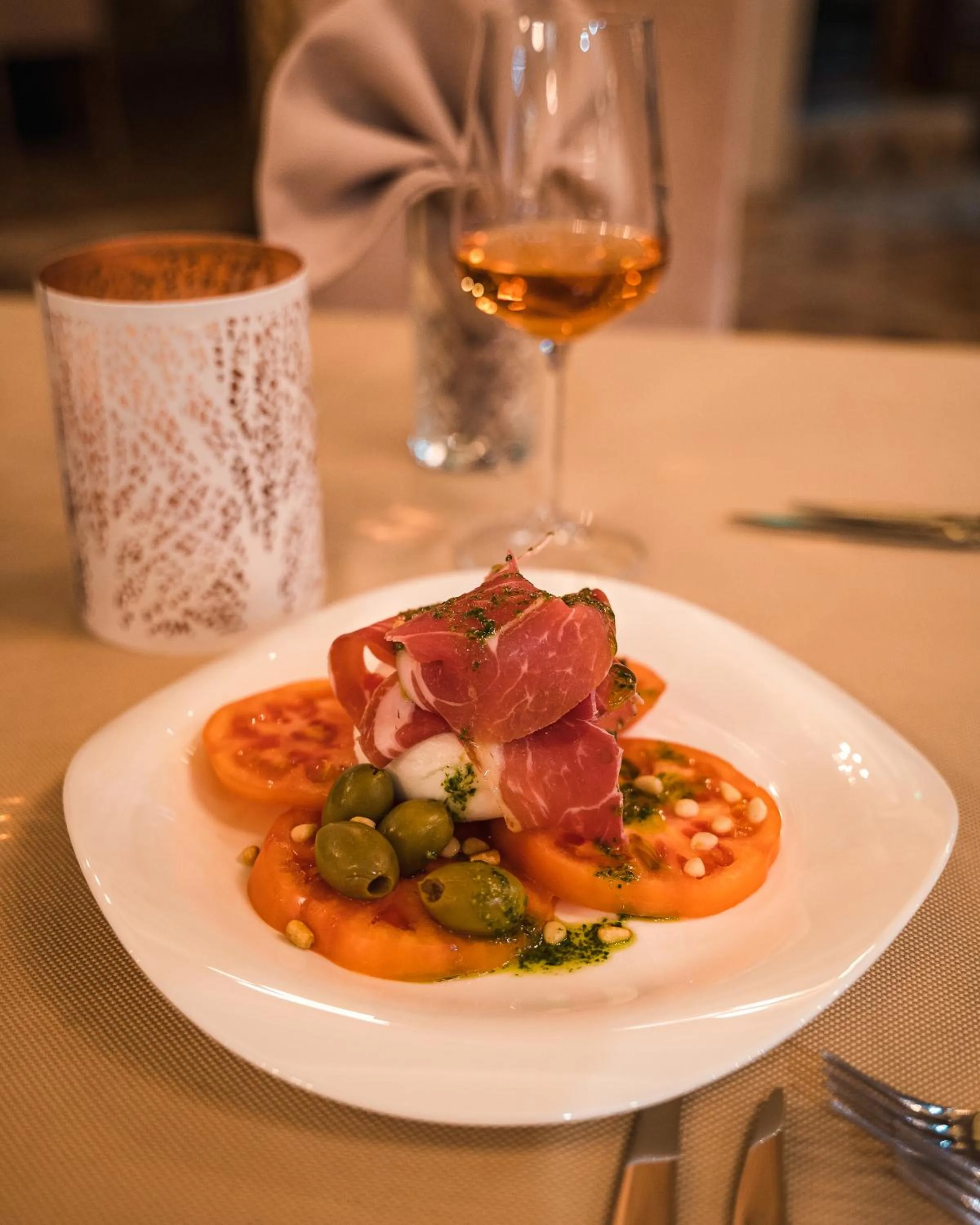 Restaurant/places to eat in Hotel and Relax Moreni