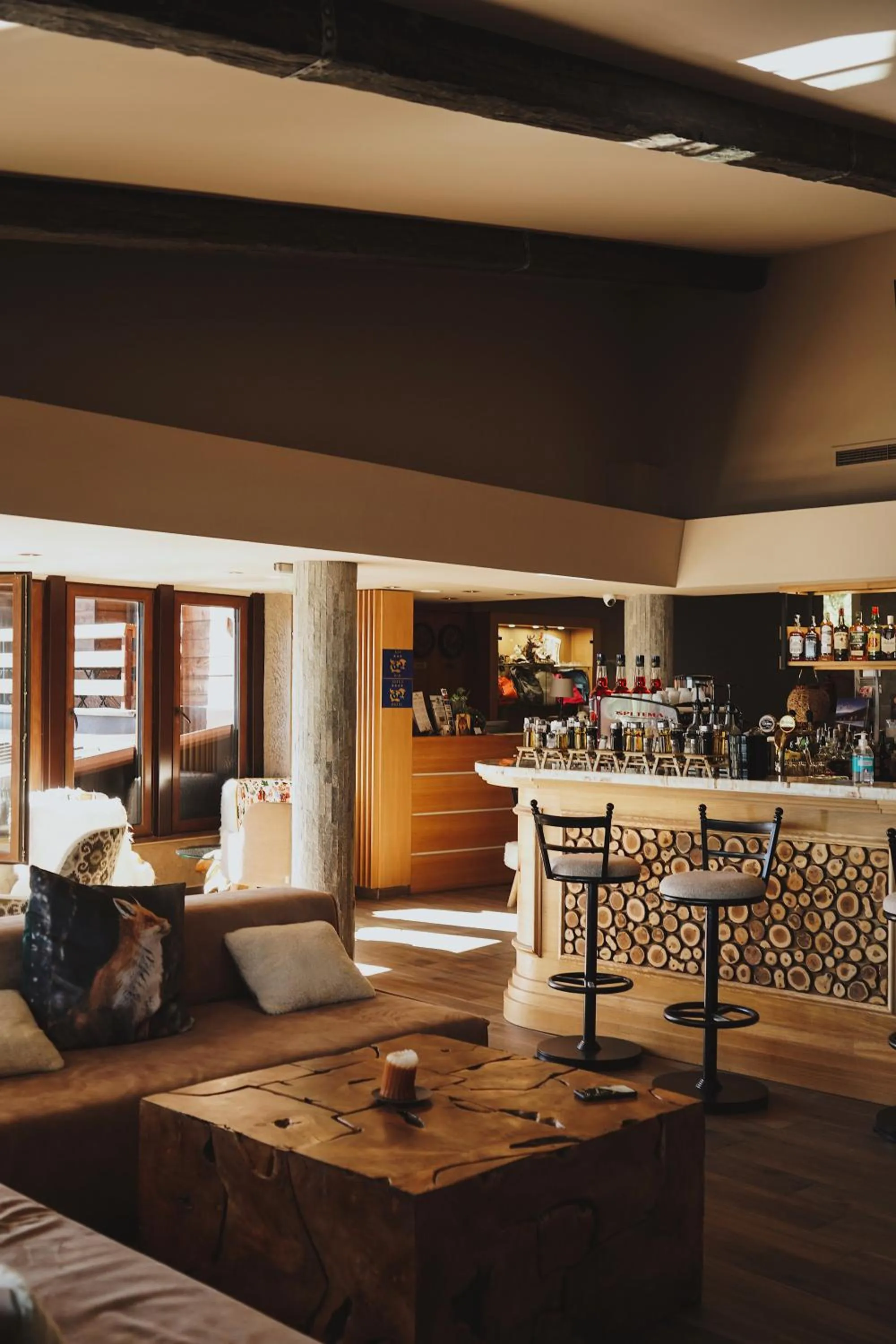 Living room in Hotel and Relax Moreni