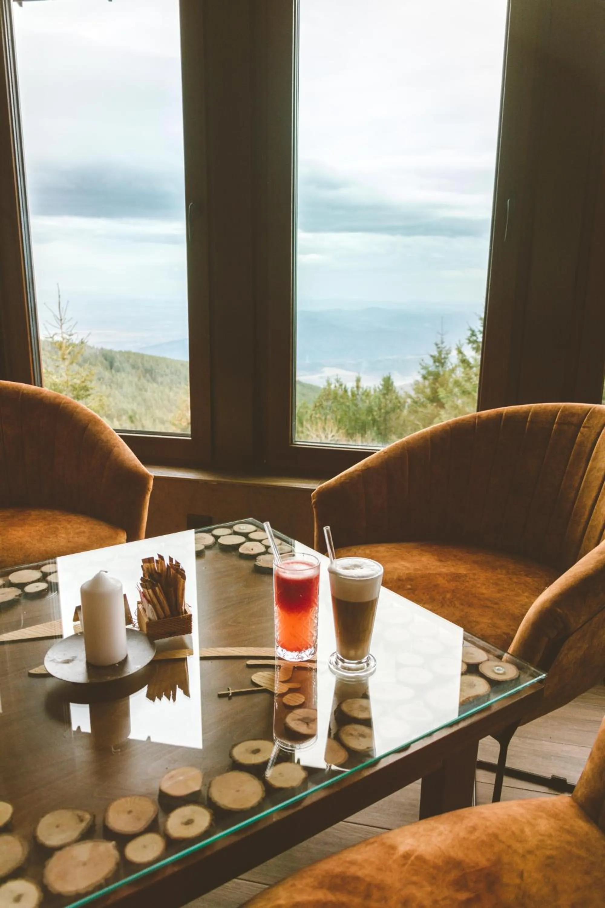 Restaurant/places to eat in Hotel and Relax Moreni