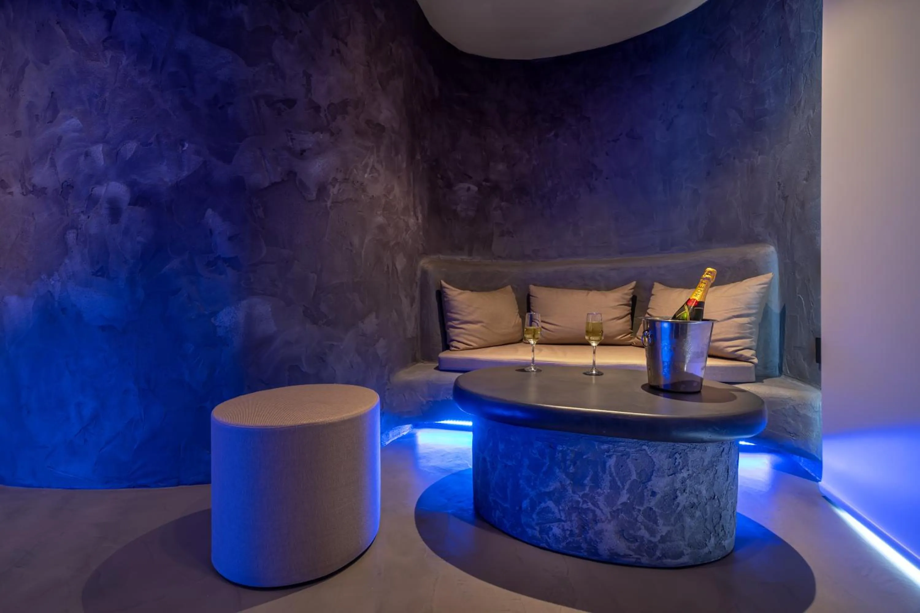 Living room in ALFA HOTEL