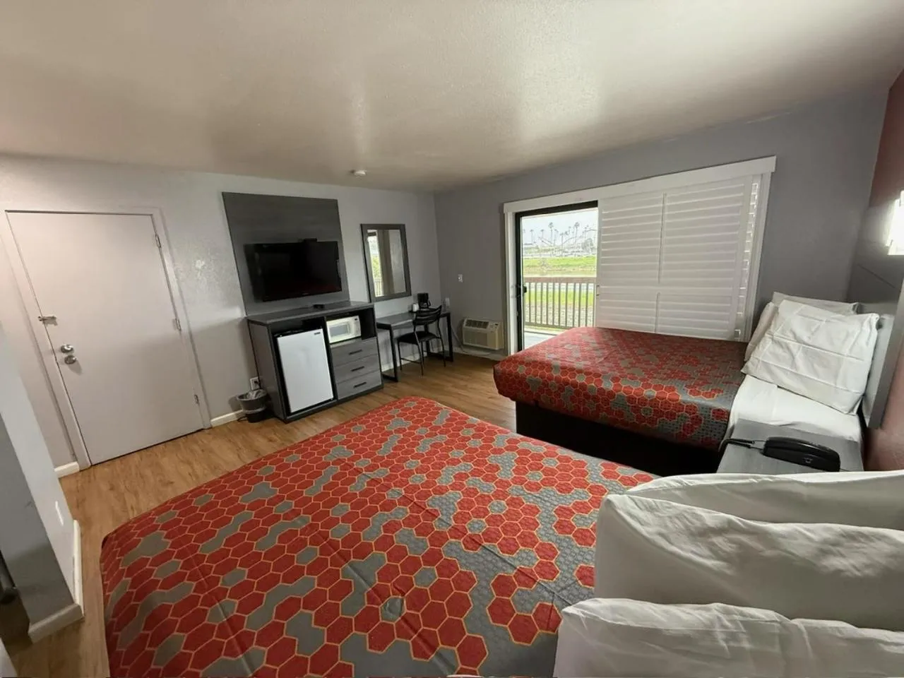 Bed in Ocean Gate Inn