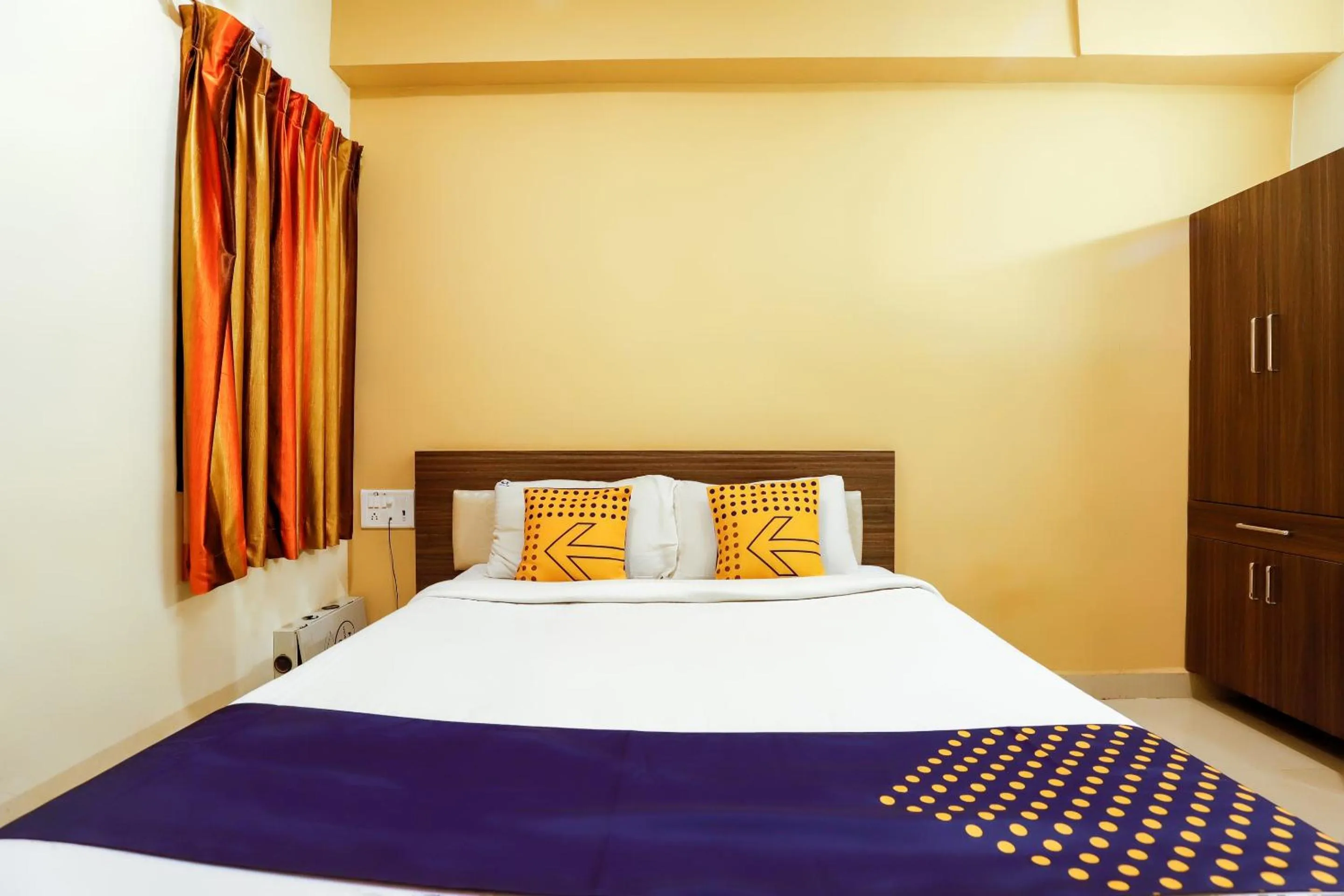 Bedroom, Bed in SPOT ON Central Inn