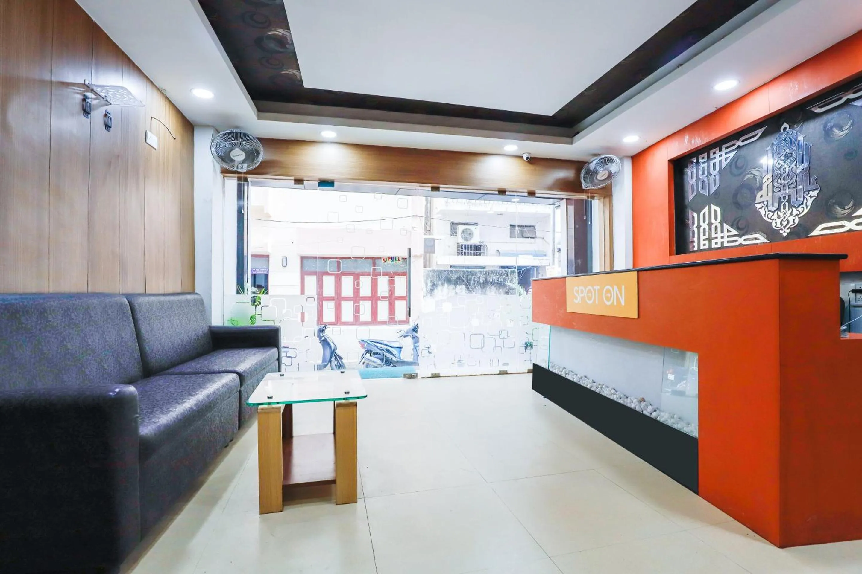 Lobby or reception in SPOT ON Central Inn