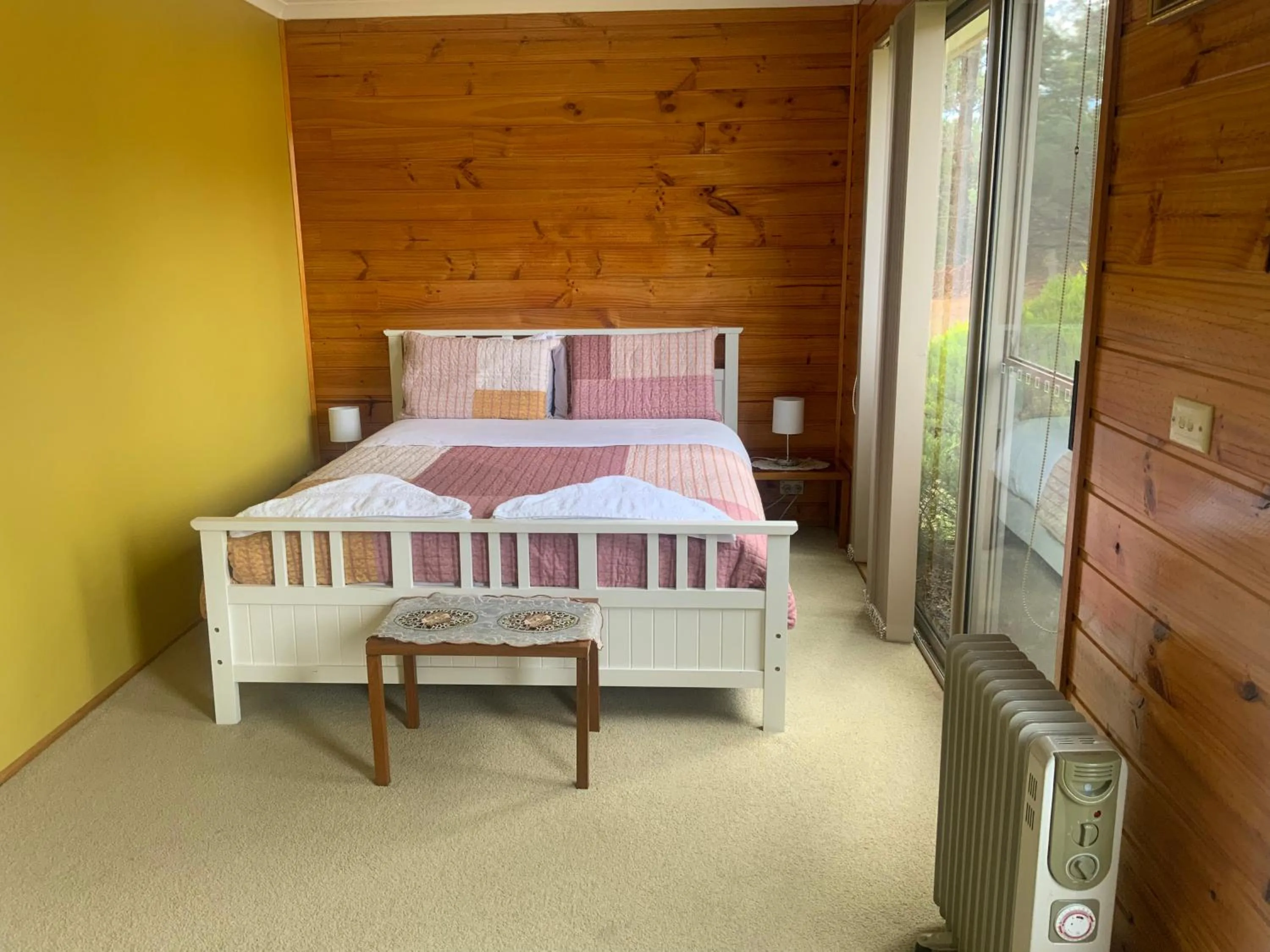 Bedroom, Bed in Alexanders Of Richmond