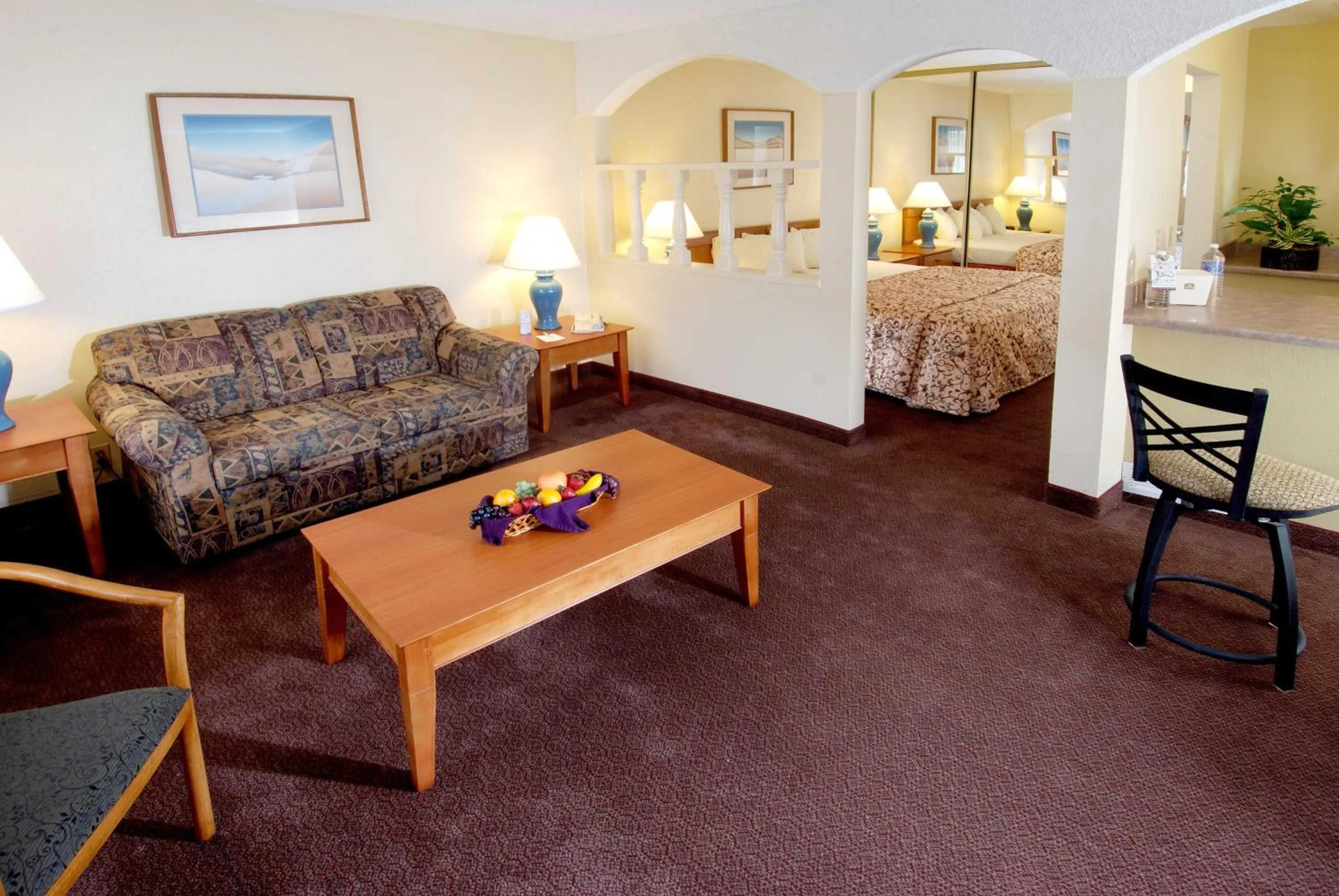 Living room, Bed in Mardi Gras Hotel & Casino