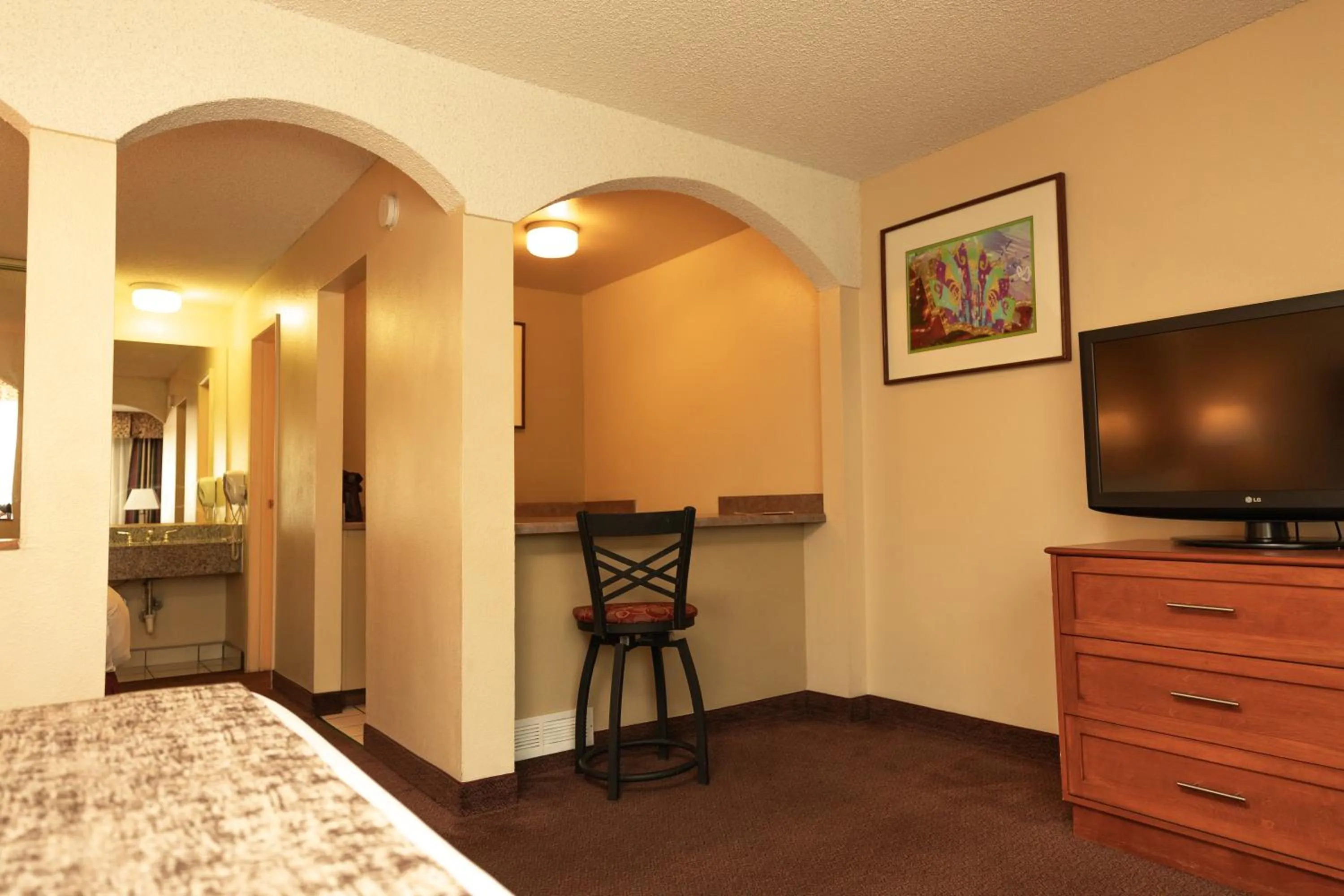 Photo of the whole room, Bed in Mardi Gras Hotel & Casino