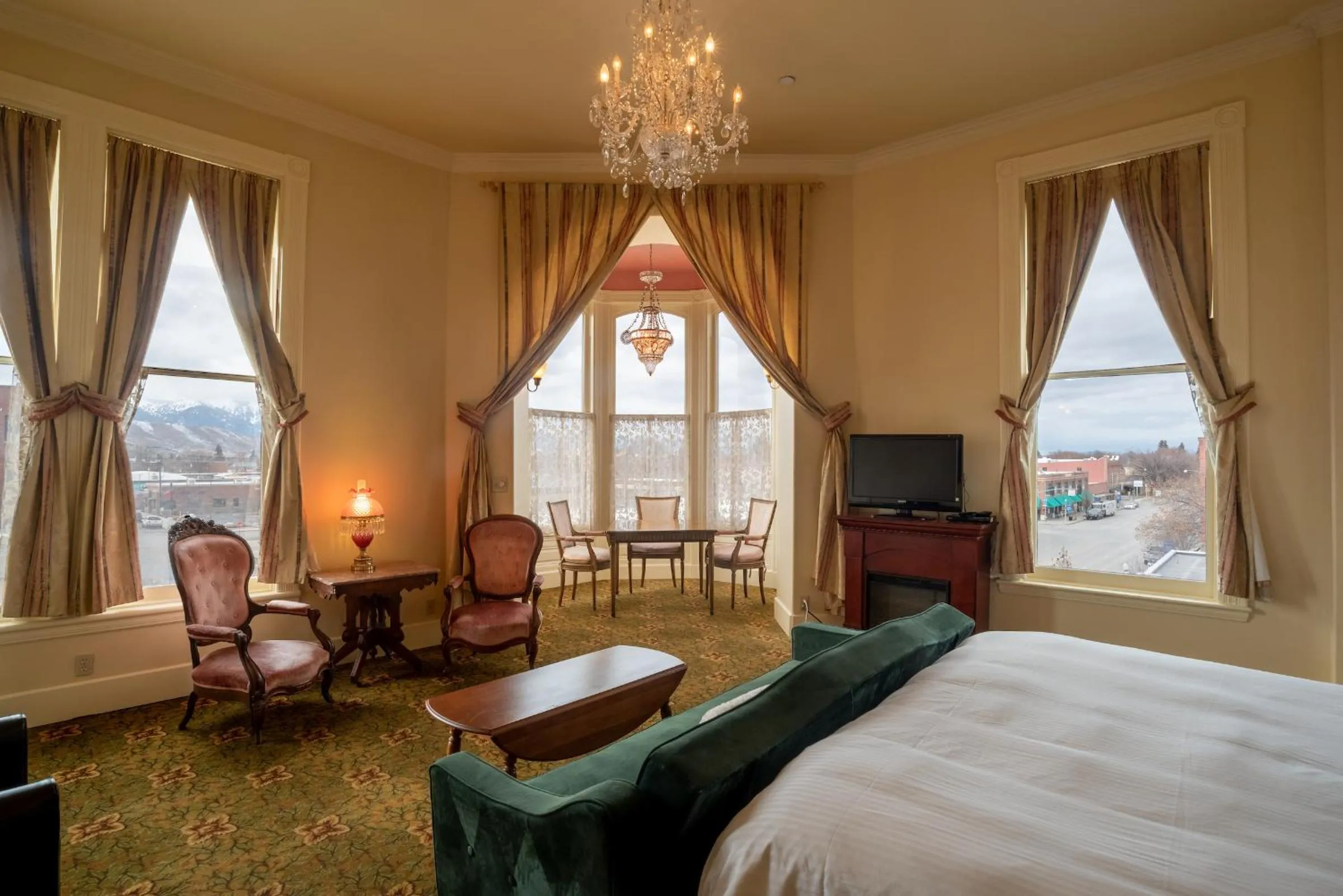 Bed in Geiser Grand Hotel