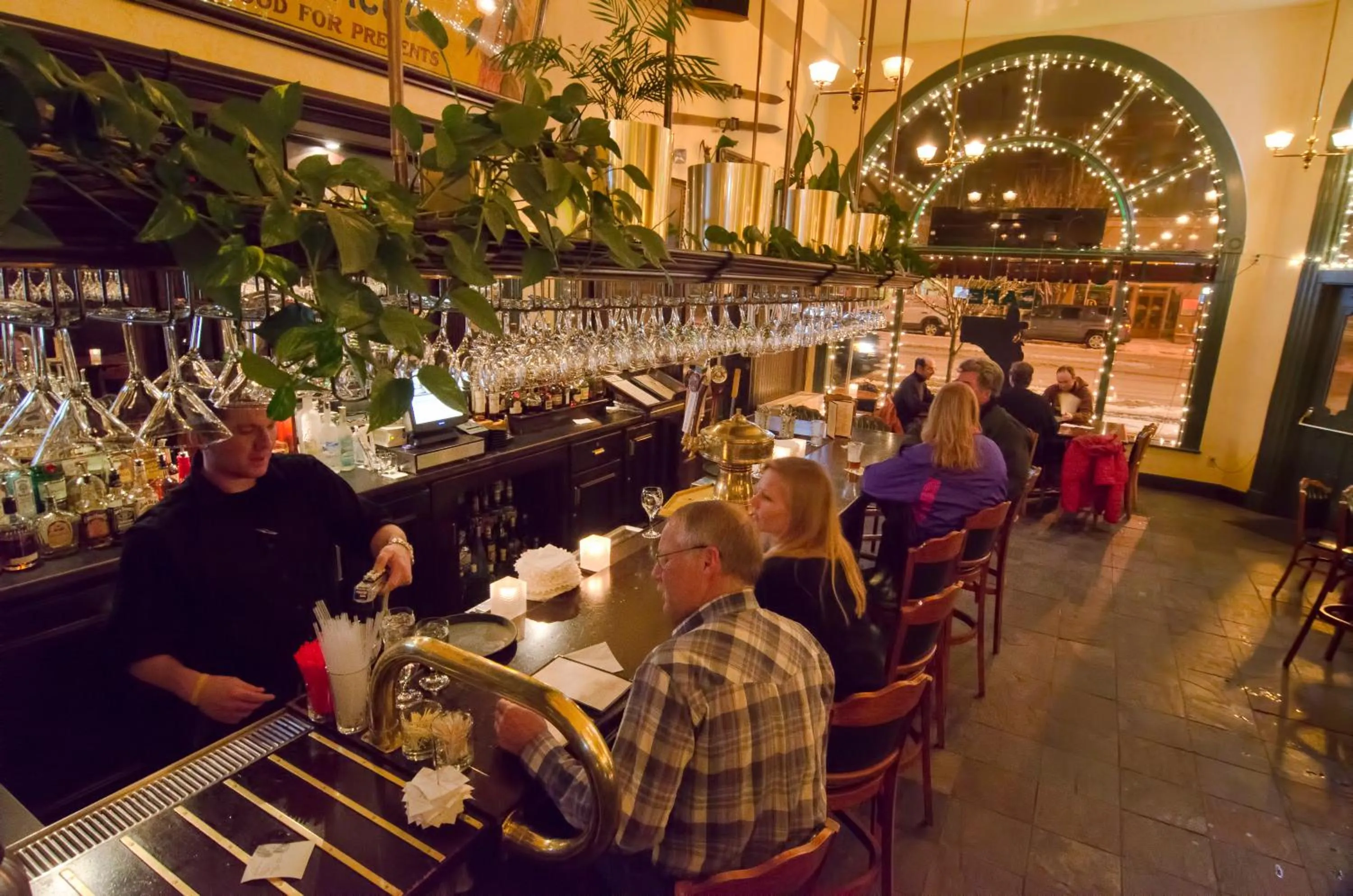 Restaurant/places to eat in Geiser Grand Hotel