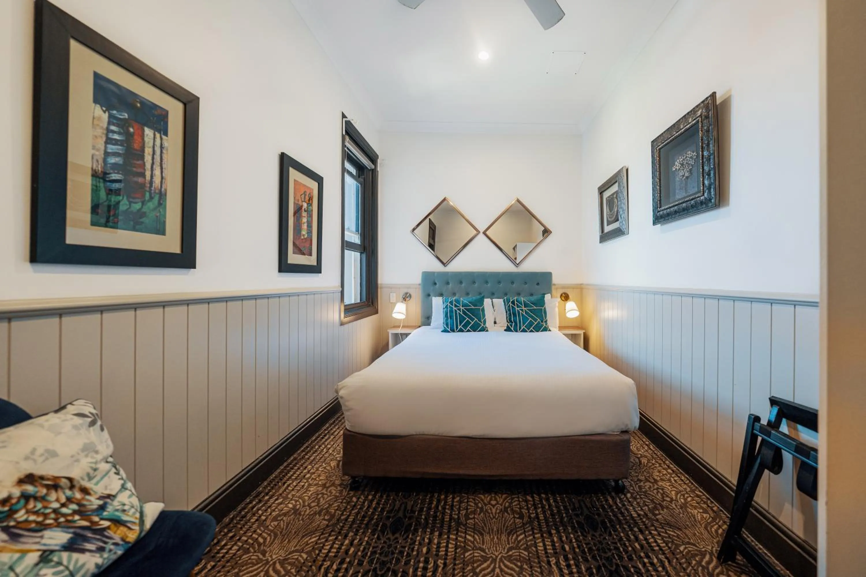 Bed in Cremorne Point Manor