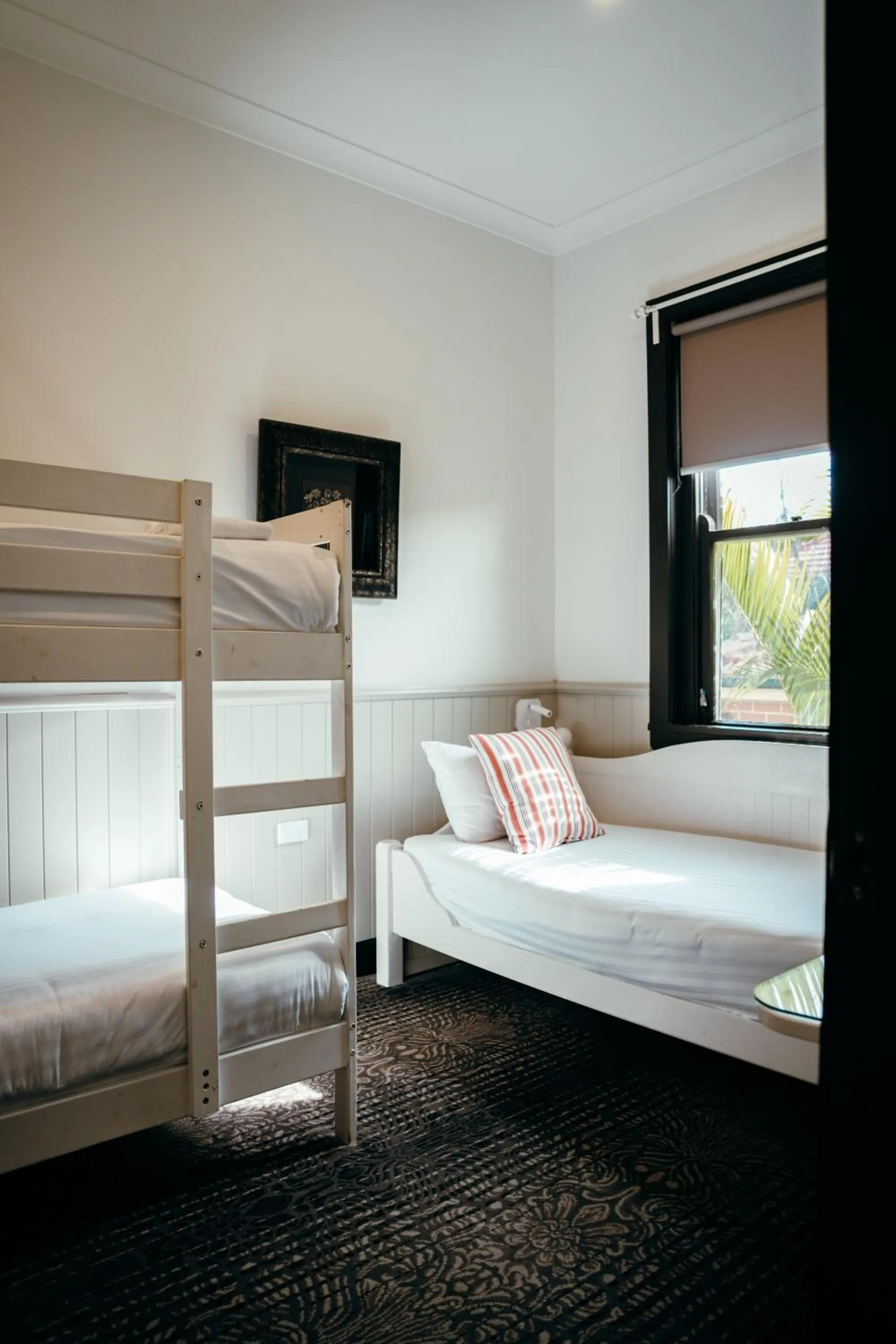 Bed in Cremorne Point Manor