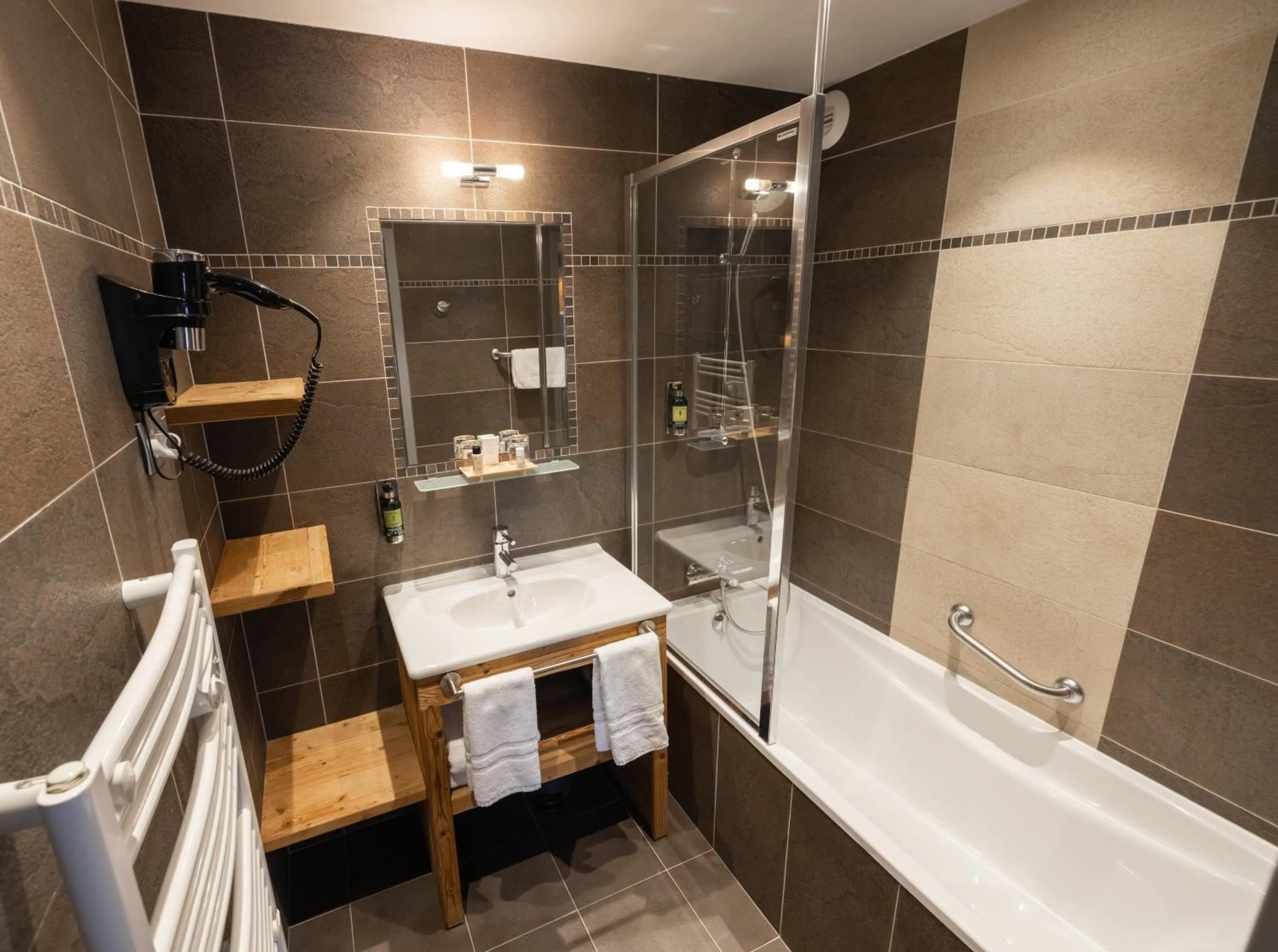 Bathroom in Hôtel et Spa les Clarines