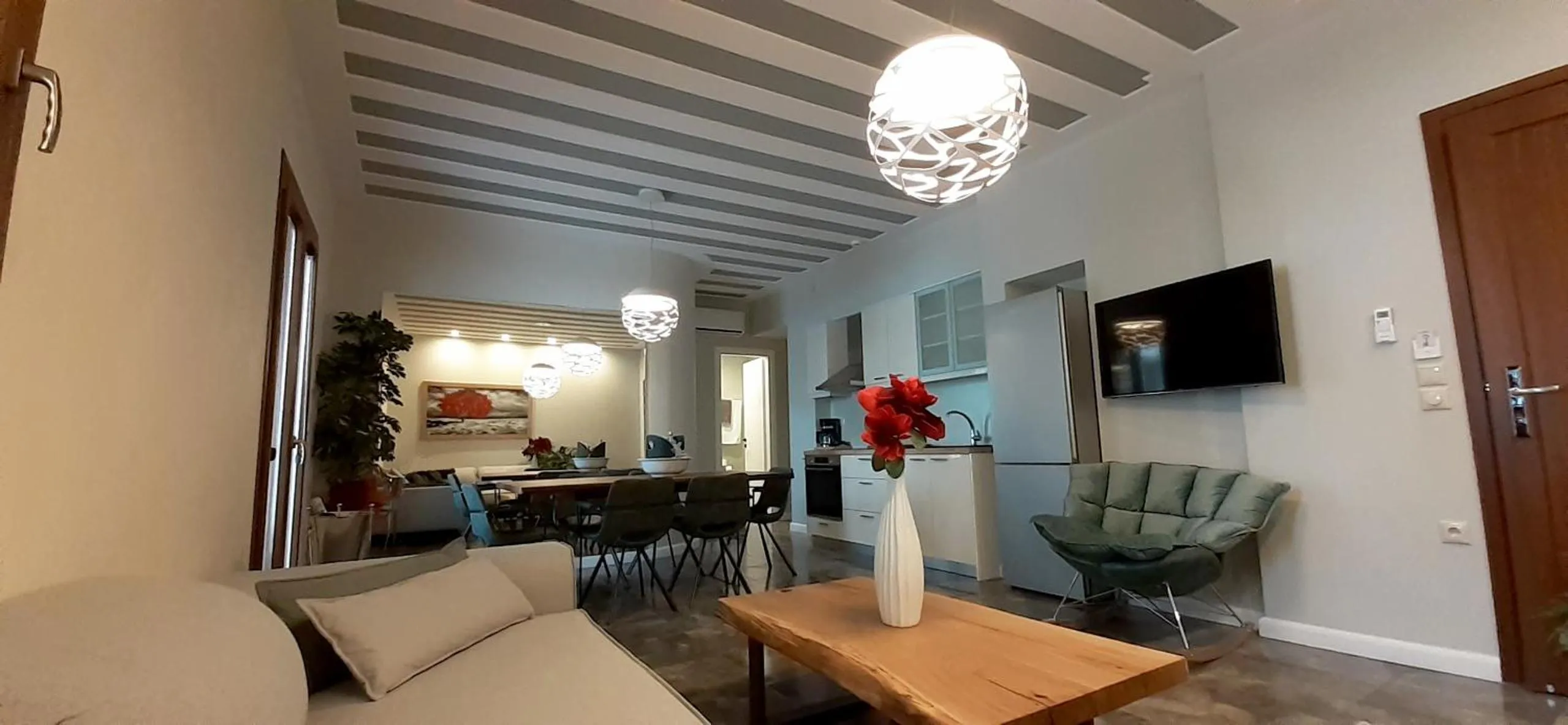 TV and multimedia in Andros 4 All Seasons Villas & Suites