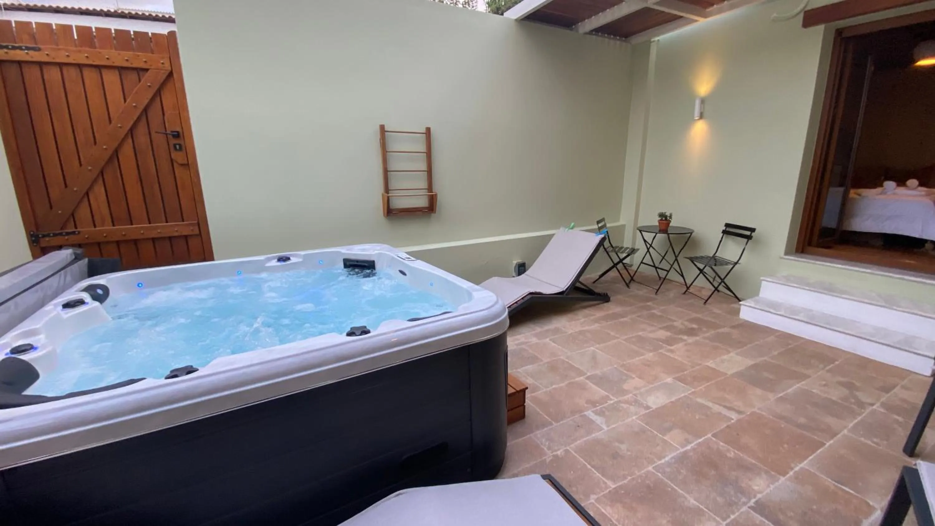 Hot Tub in Andros 4 All Seasons Villas & Suites