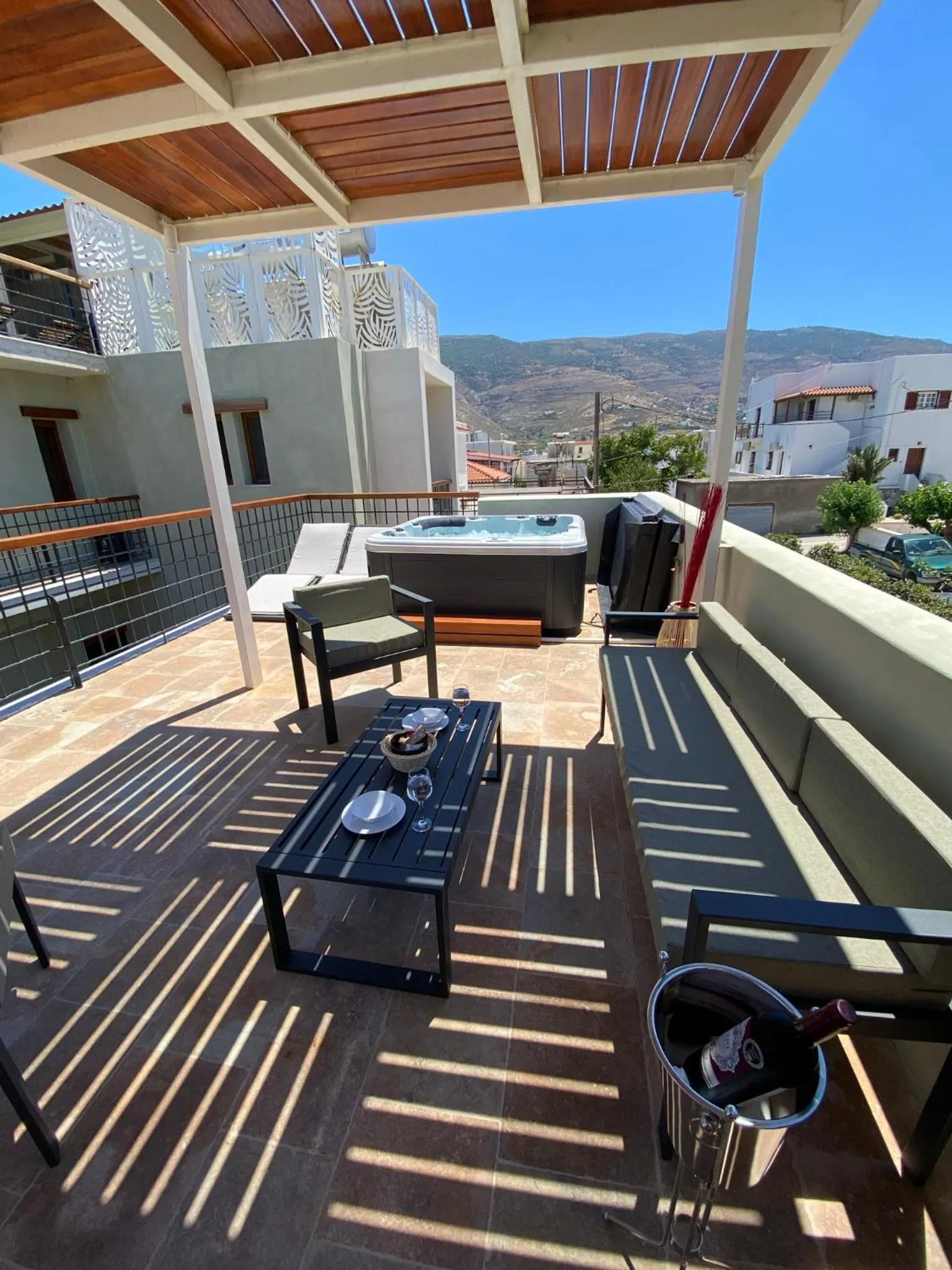 Hot Tub in Andros 4 All Seasons Villas & Suites