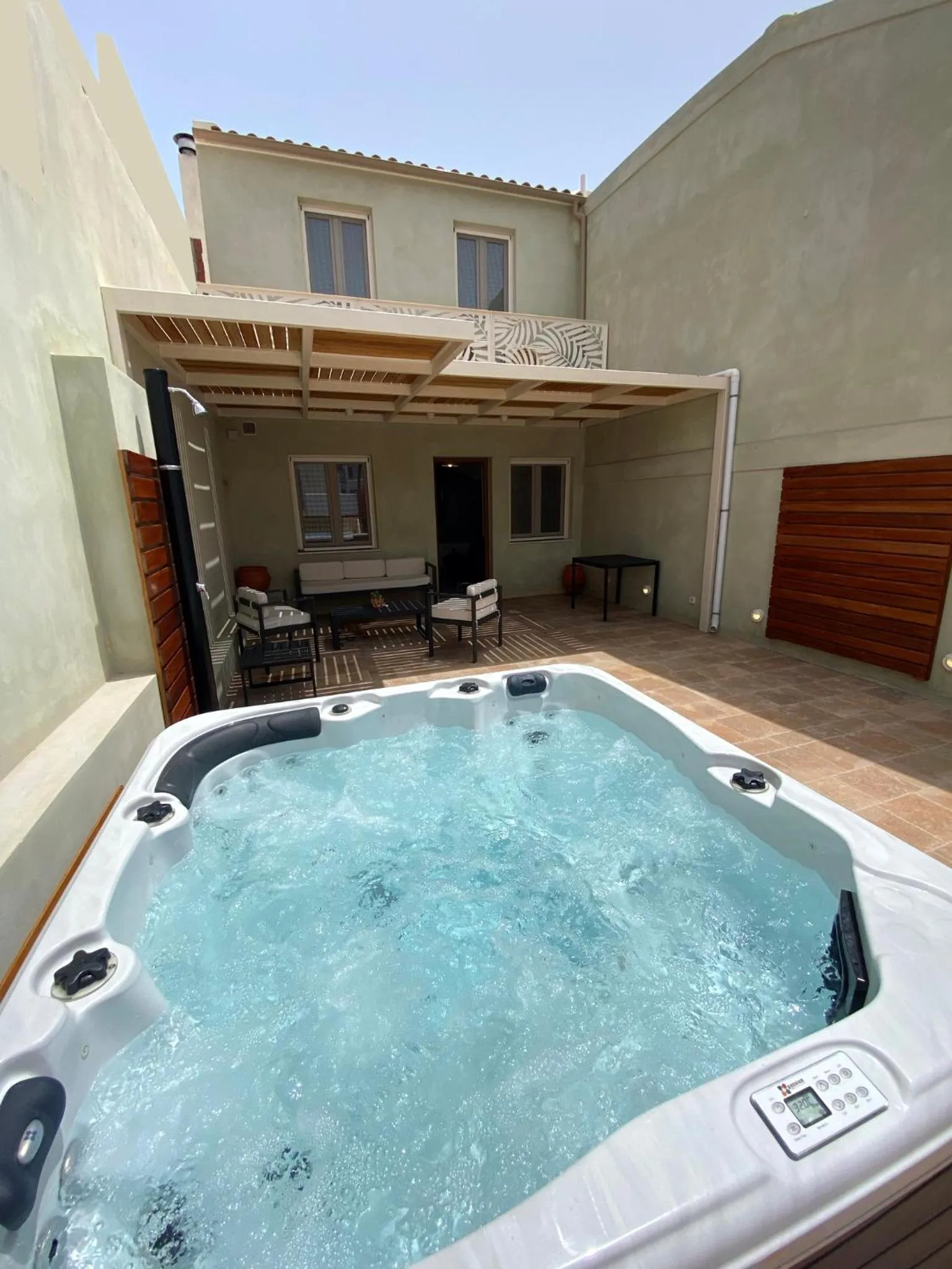 Hot Tub in Andros 4 All Seasons Villas & Suites