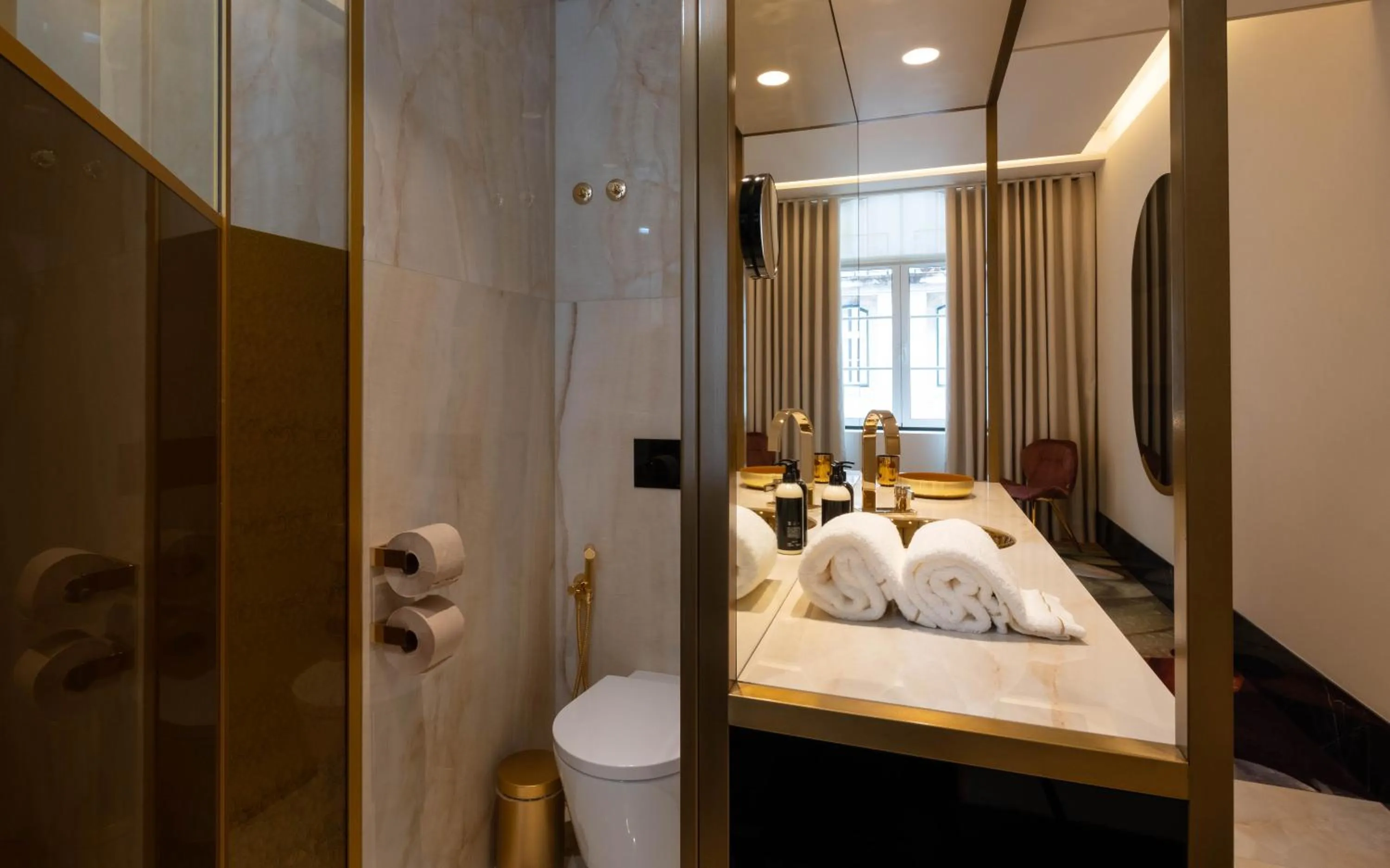 Toilet, Bed in Madalena by The Beautique Hotels