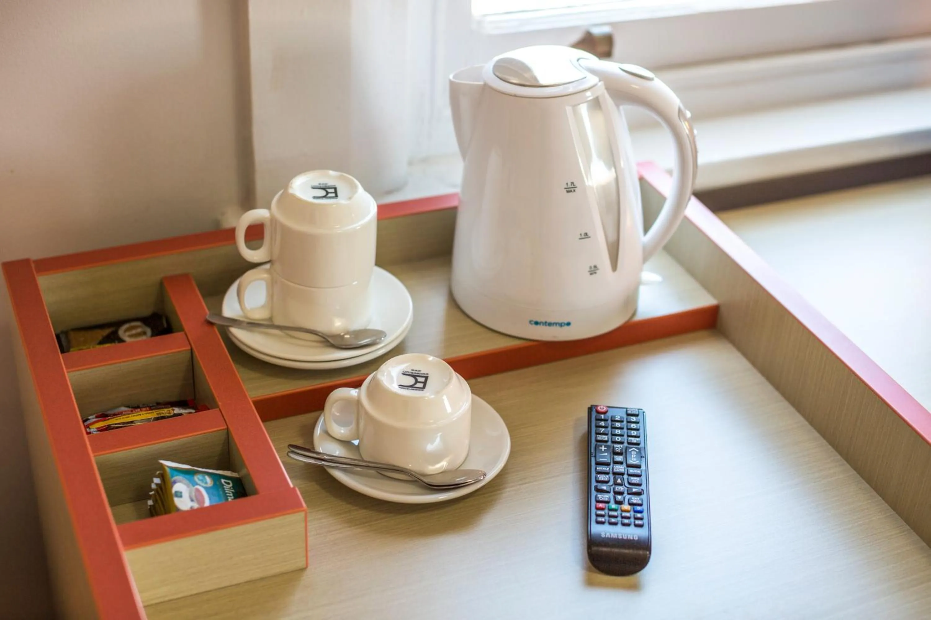 Coffee/tea facilities in Melton Hotel Auburn