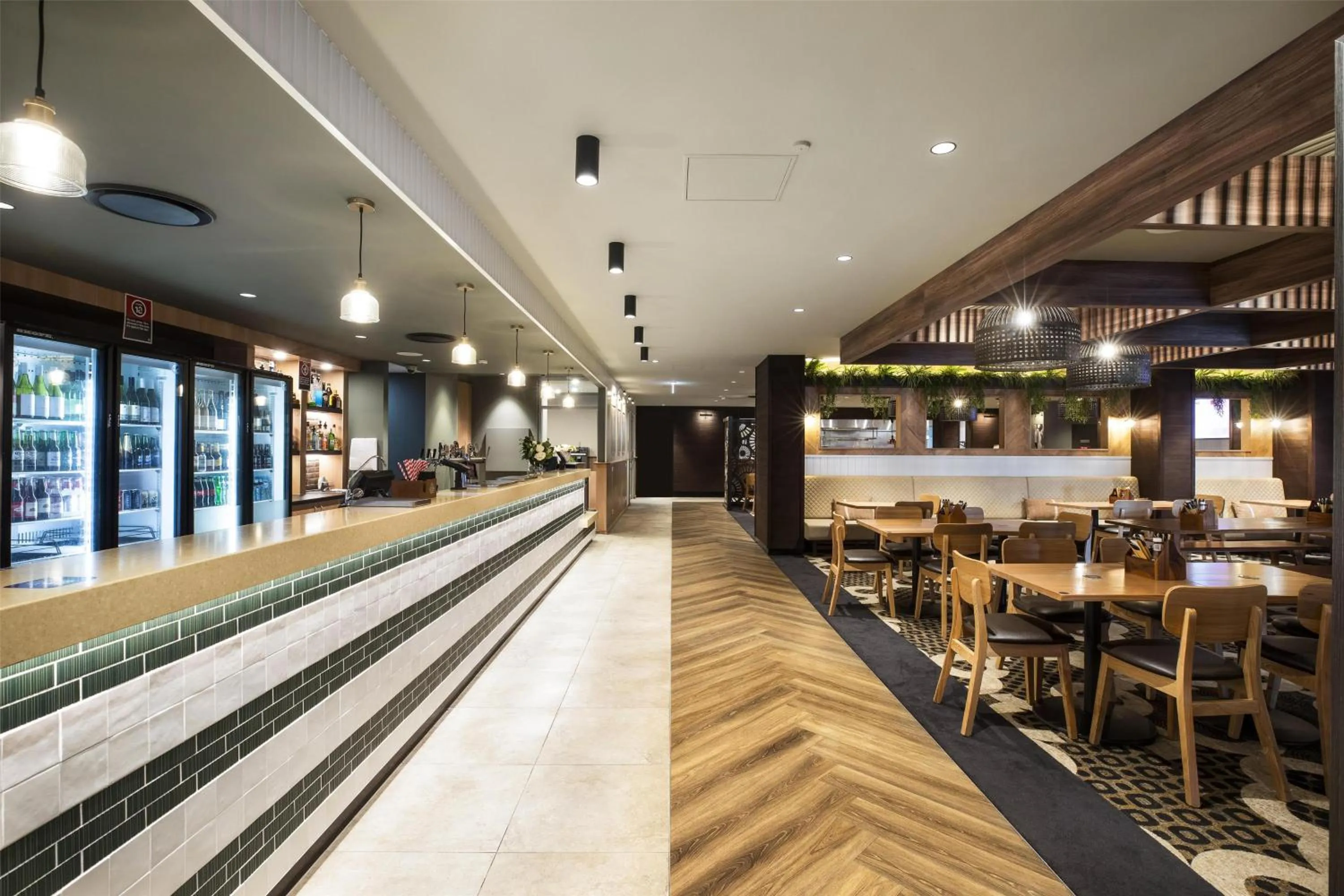 Food and drinks in Nightcap at Colyton Hotel