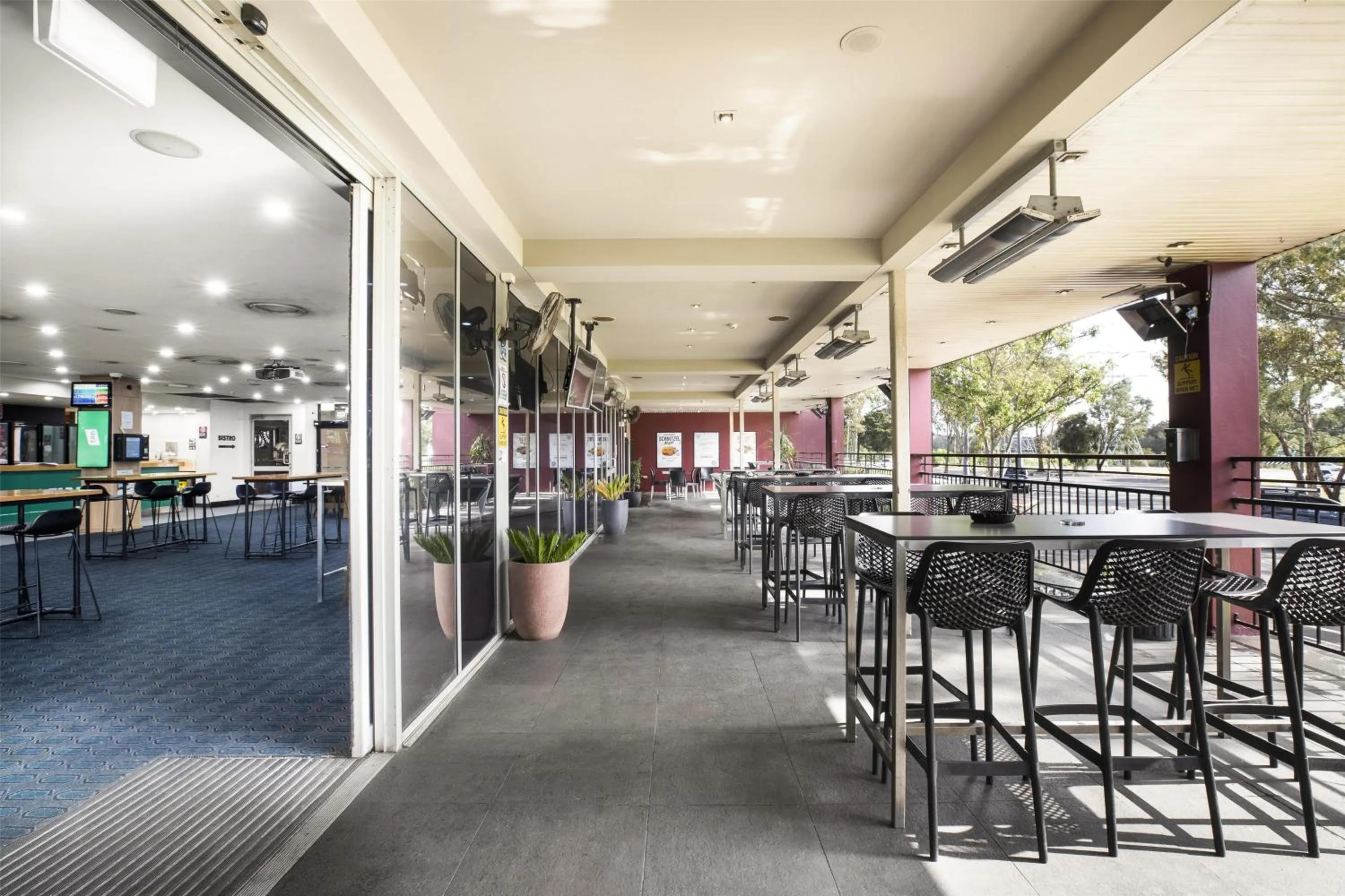 Lounge or bar in Nightcap at Colyton Hotel