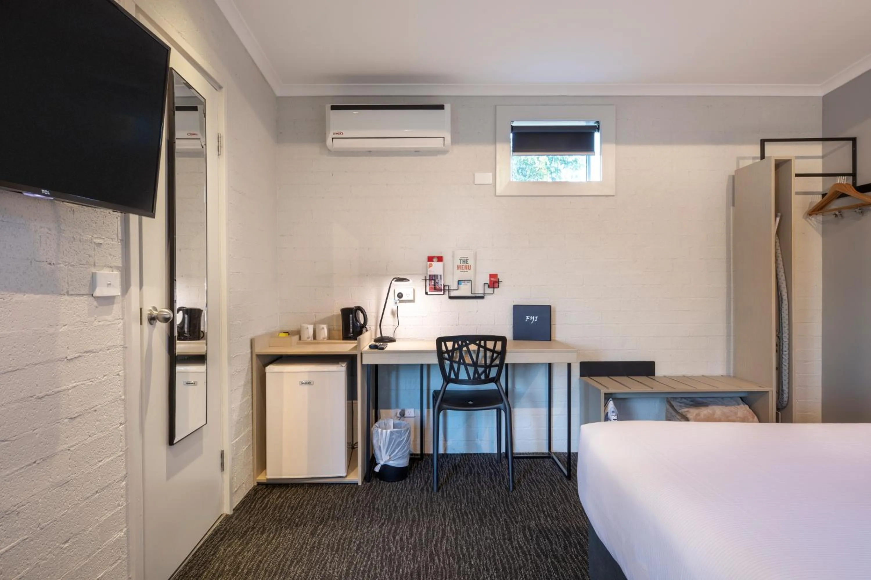 TV and multimedia, Bed in Nightcap at Colyton Hotel