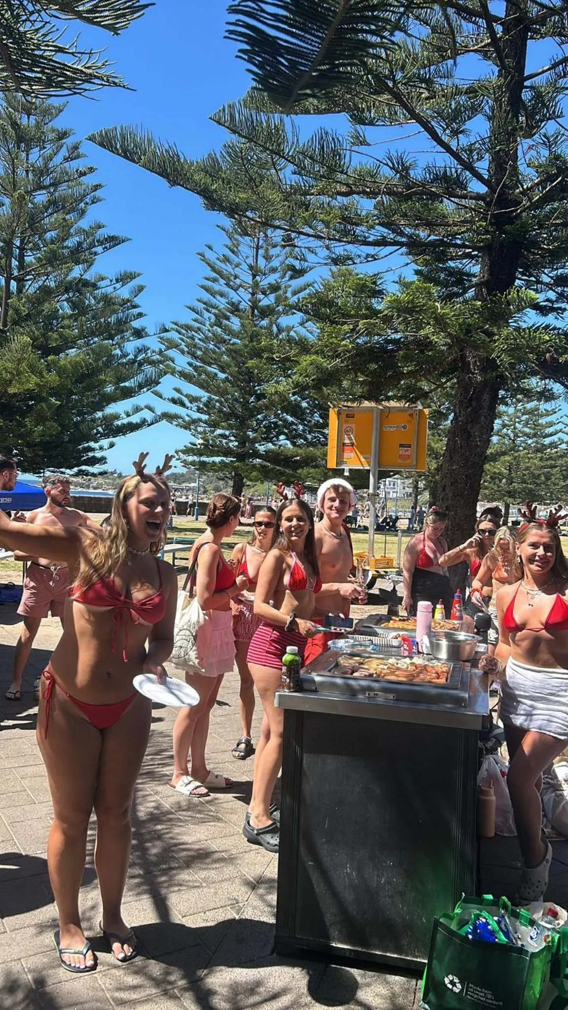 BBQ facilities in Mad Monkey Hostel Coogee Beach