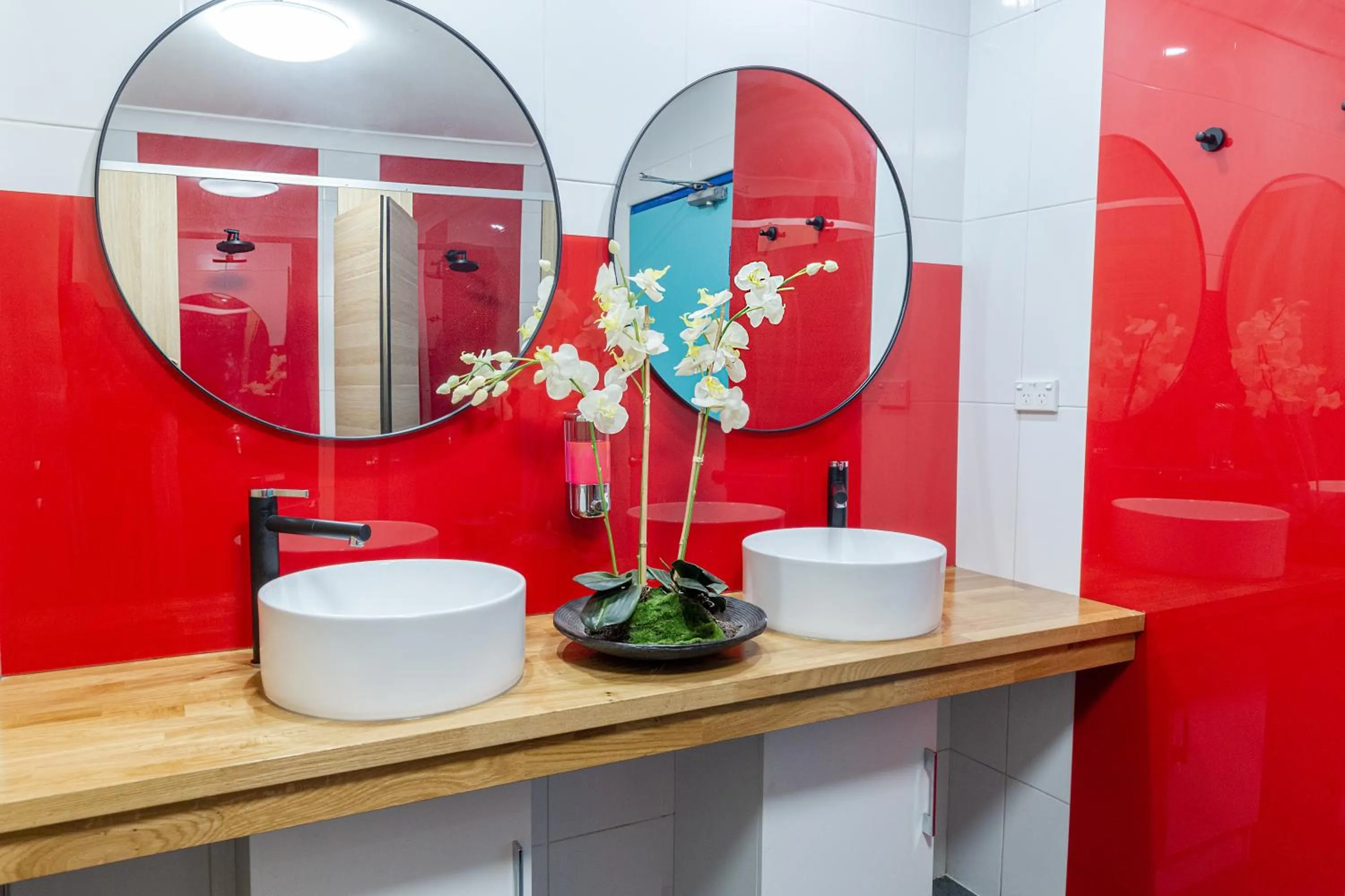 Bathroom in Mad Monkey Hostel Coogee Beach