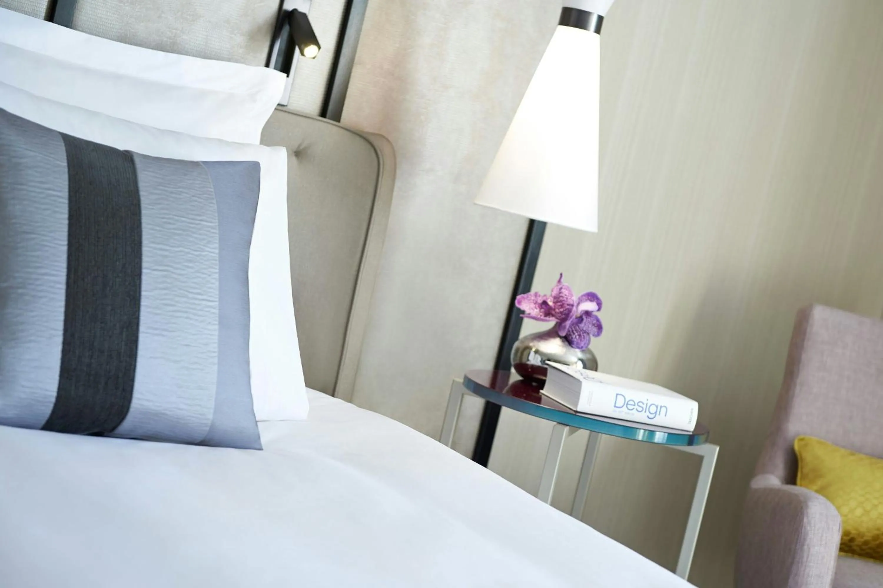 Photo of the whole room, Bed in Renaissance Paris La Defense Hotel