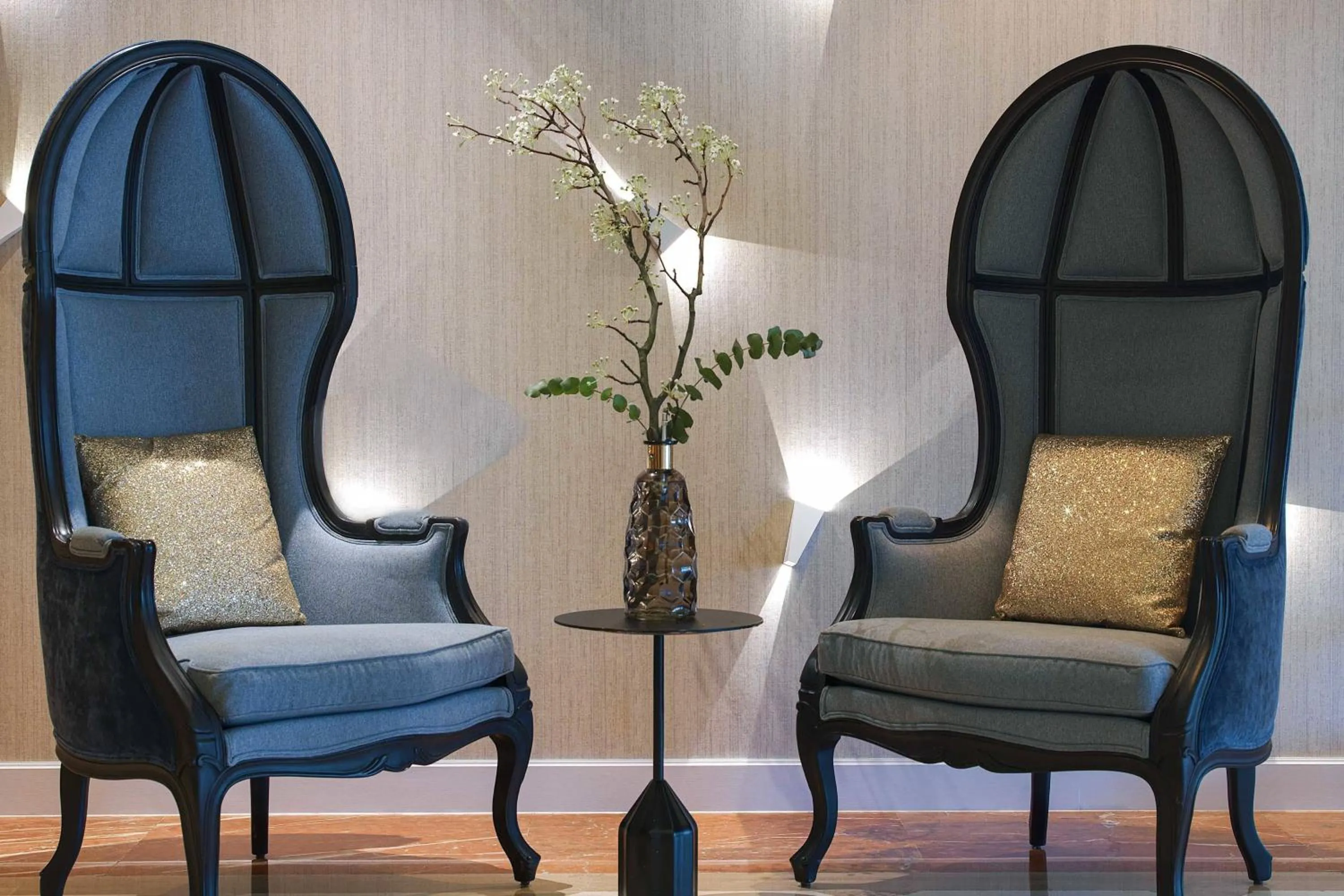 Lobby or reception in Renaissance Paris La Defense Hotel