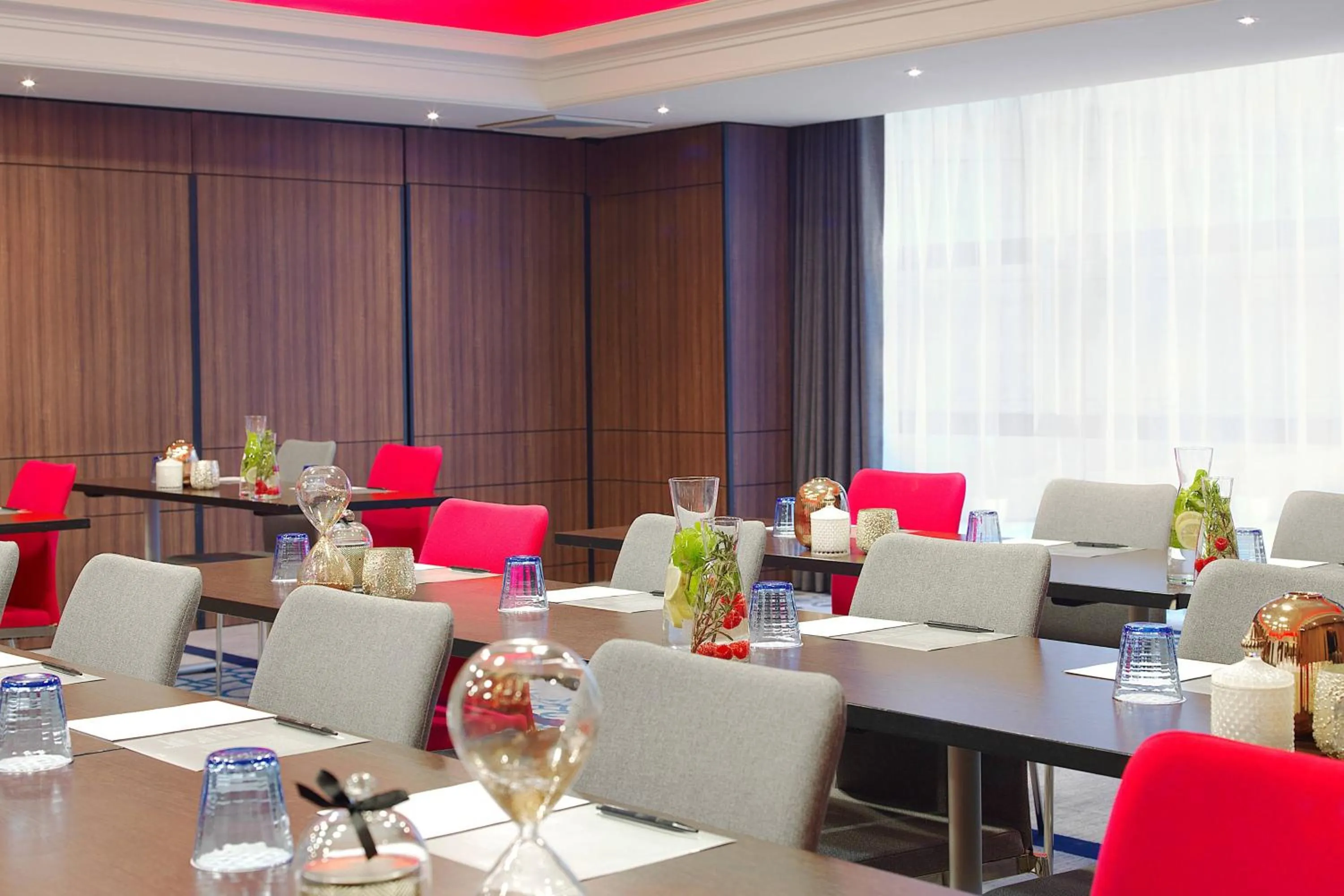 Meeting/conference room in Renaissance Paris La Defense Hotel
