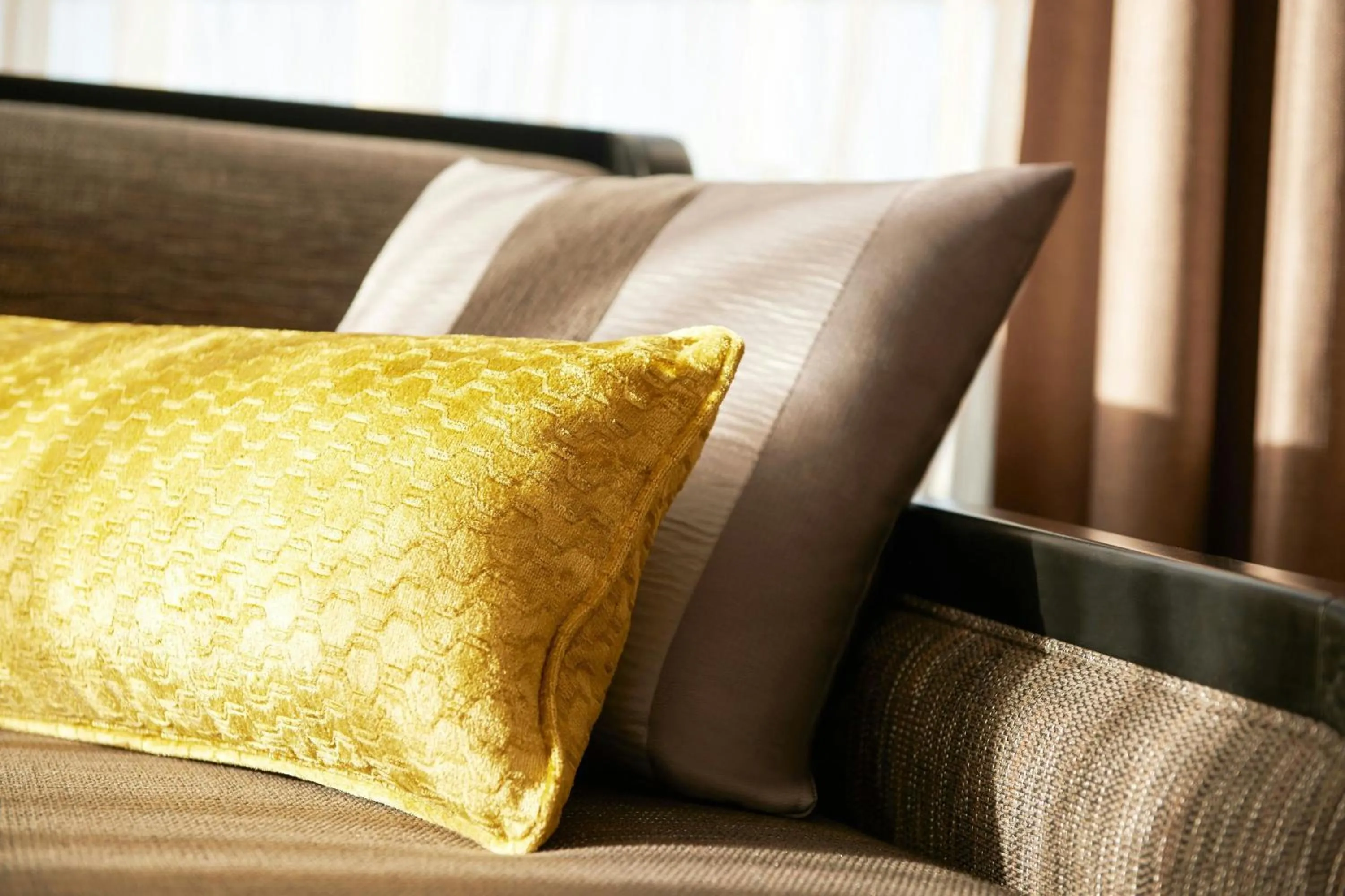 Photo of the whole room, Bed in Renaissance Paris La Defense Hotel