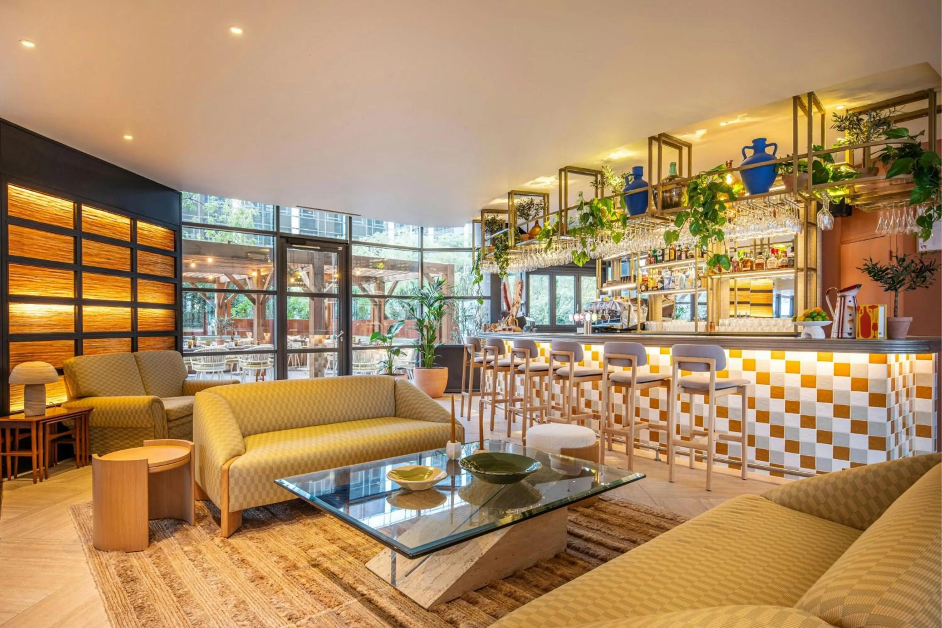 Lounge or bar in Renaissance Paris La Defense Hotel