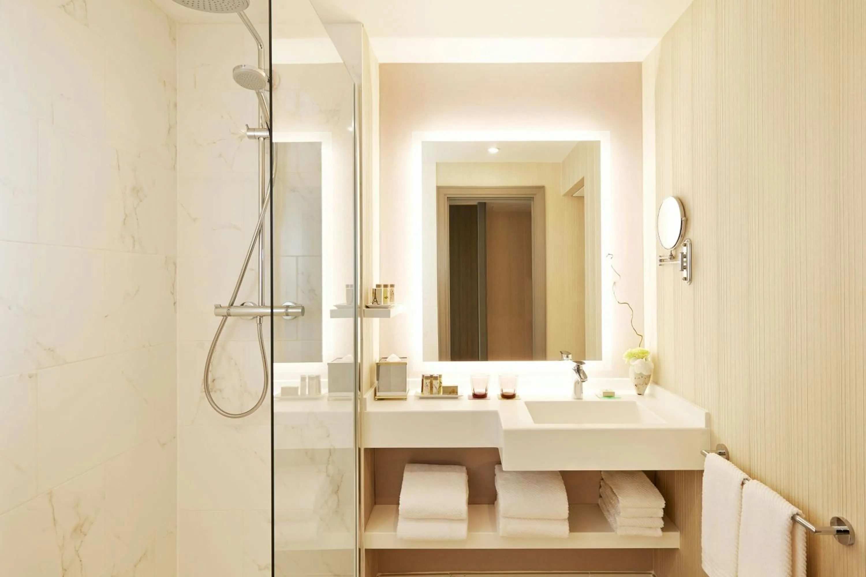 Bathroom in Renaissance Paris La Defense Hotel