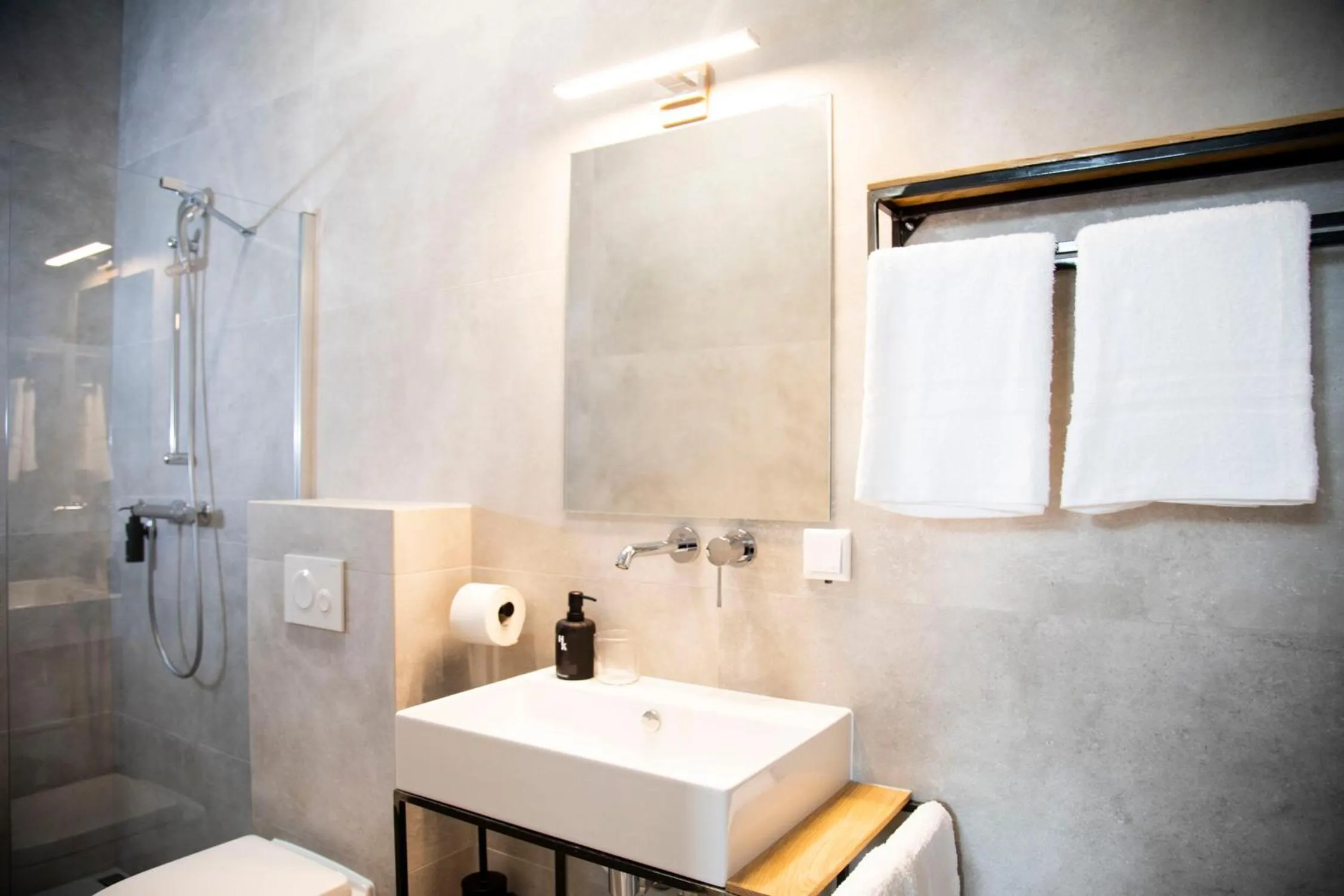 Shower in Hotel Haverkist