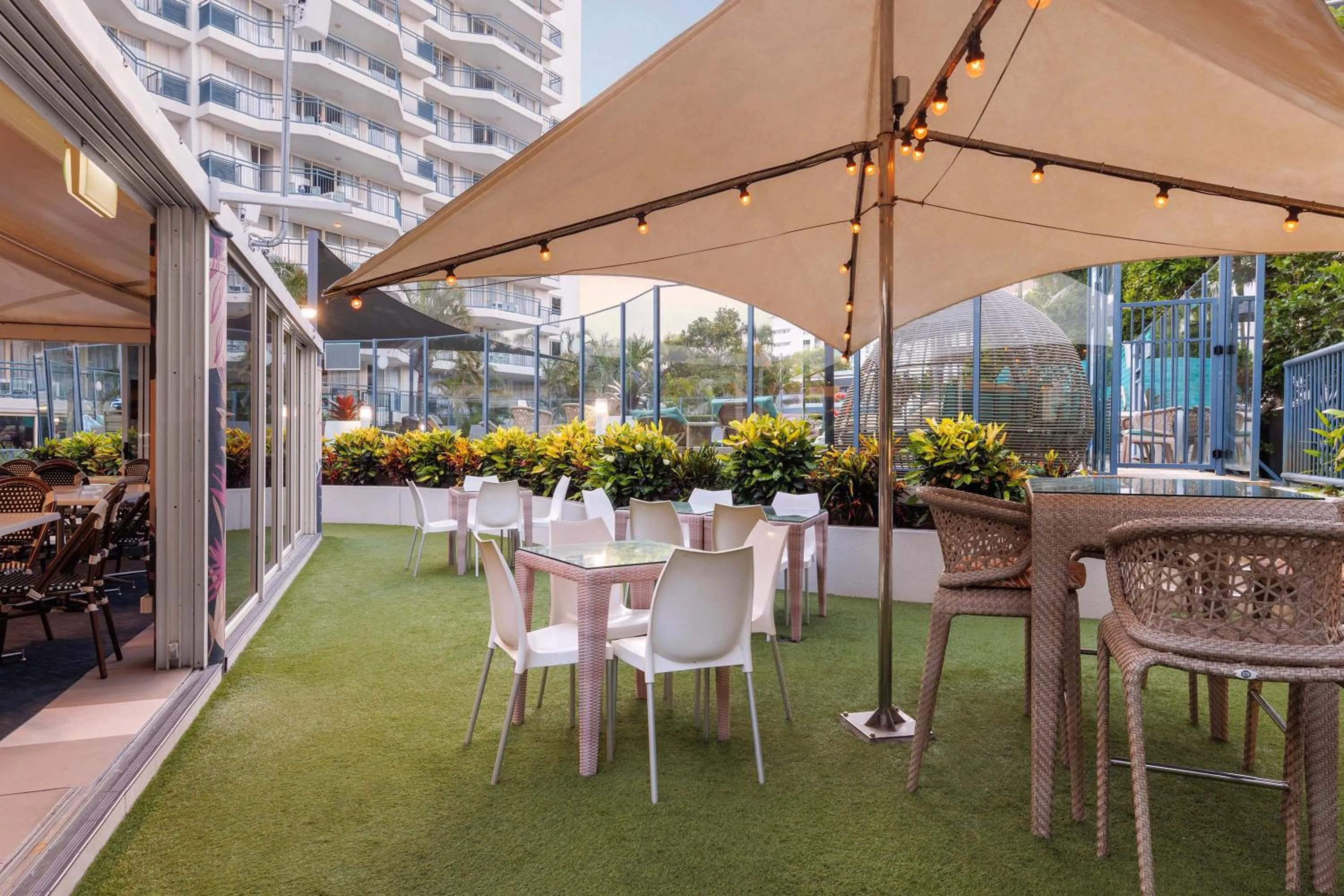 Restaurant/places to eat in Club Wyndham Kirra Beach