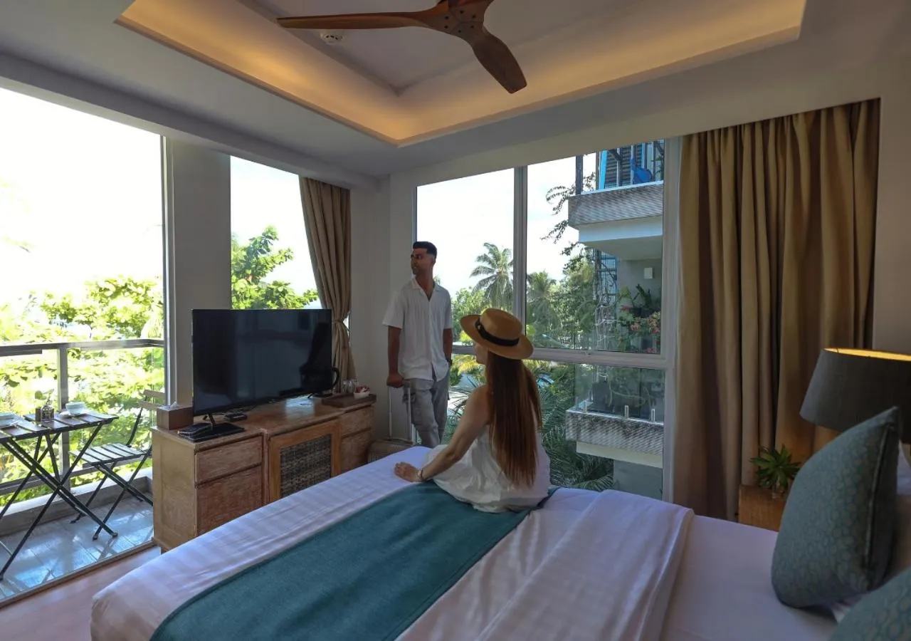 Balcony/Terrace, Bed in Seasalter Maldives