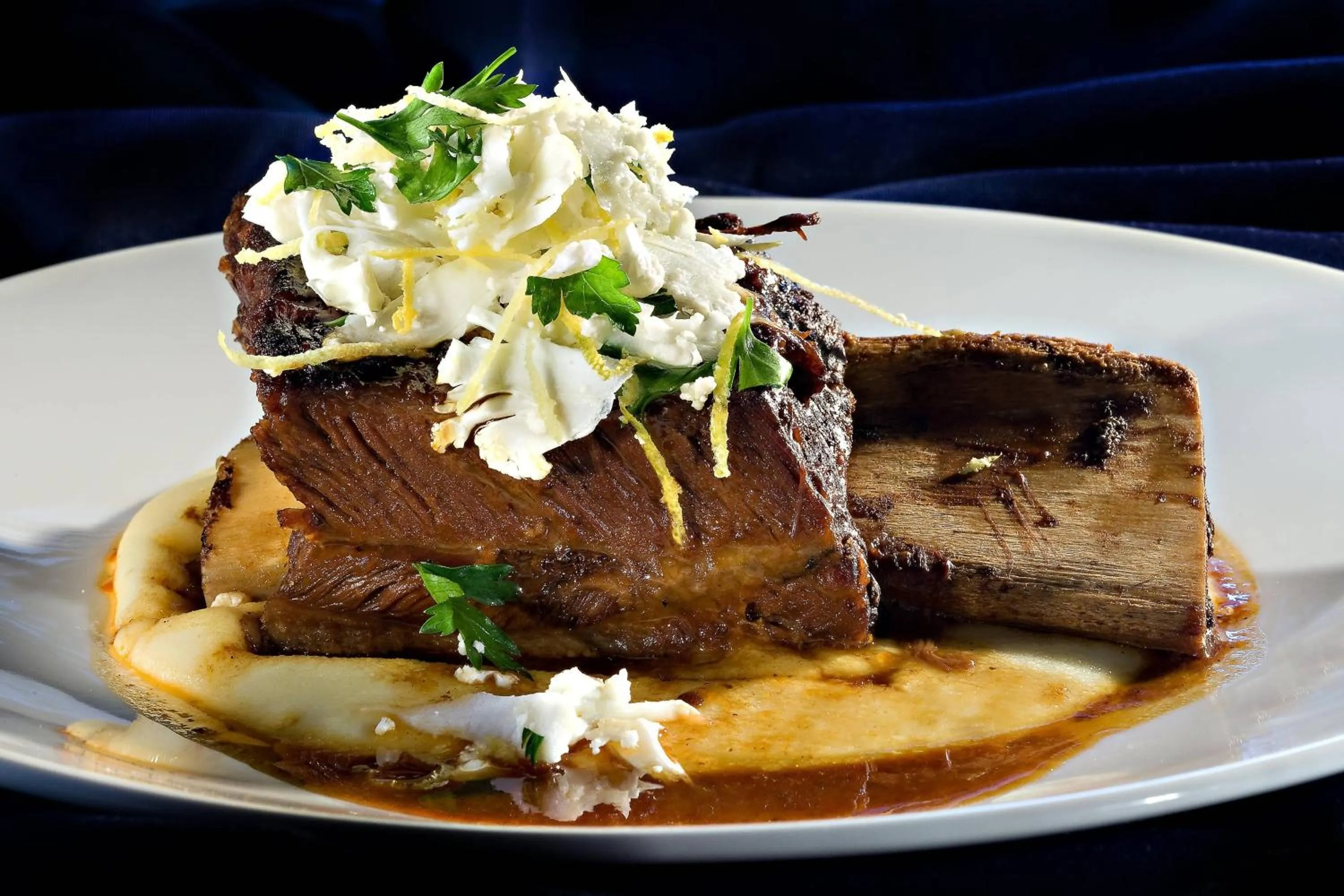 Lounge or bar in The Westin Reston Heights