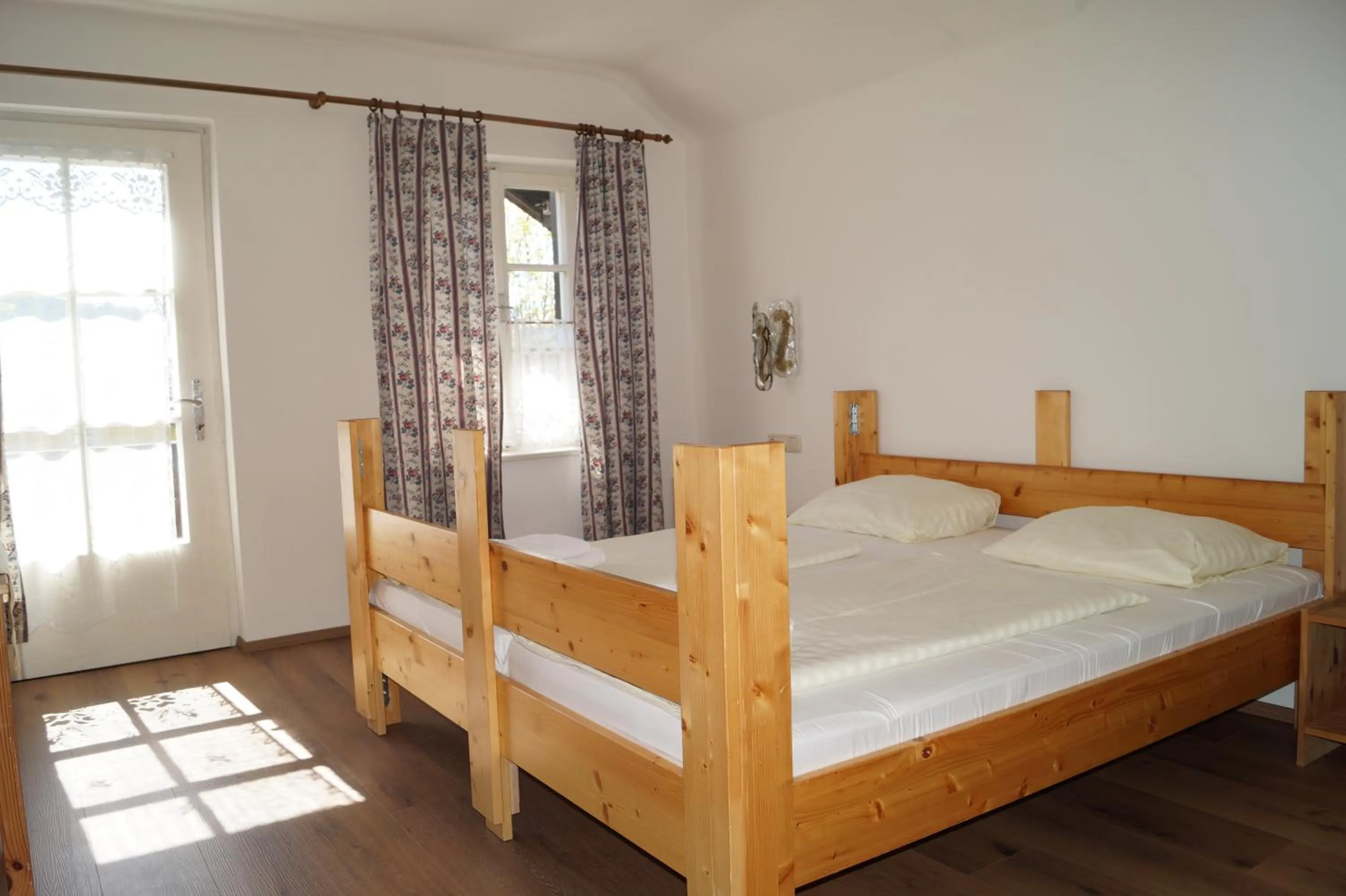 Photo of the whole room, Bed in Hotel YOUHEY am Wolfgangsee