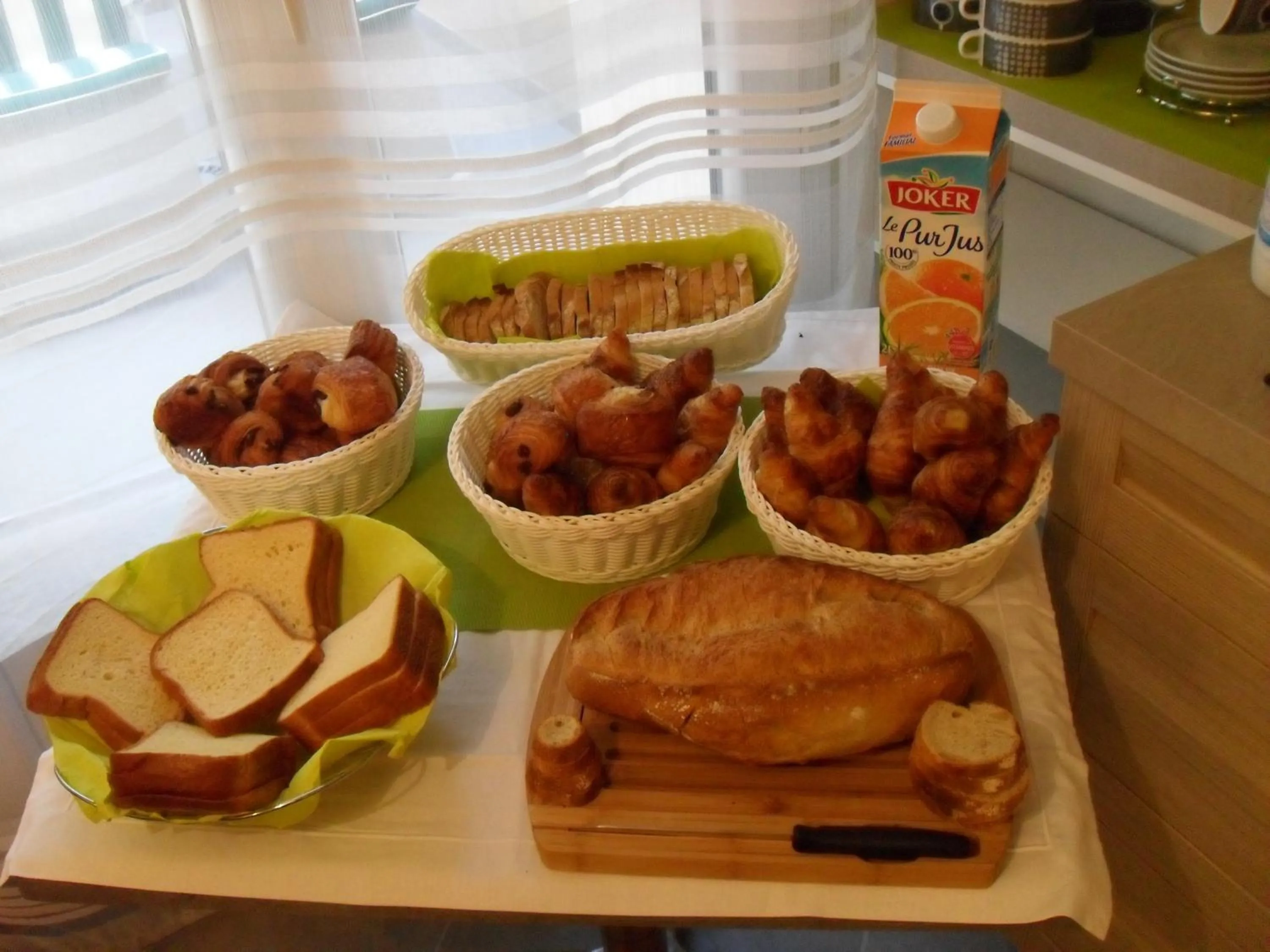 Restaurant/places to eat in Hôtel l'Anvia