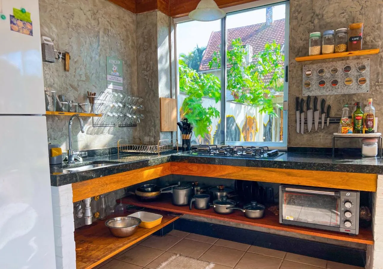 Kitchen or kitchenette in Patz Houz Hostel