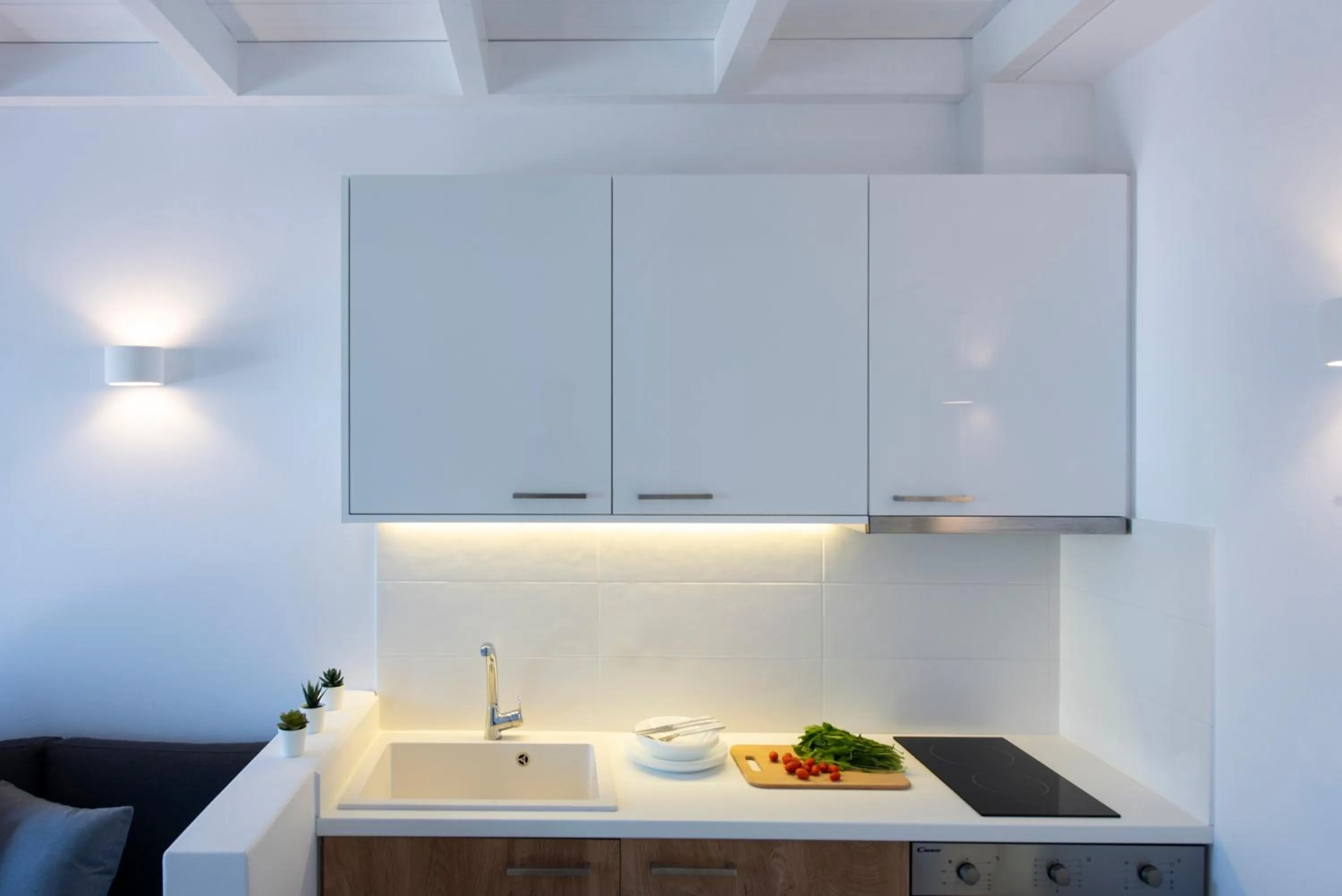 Kitchen or kitchenette in White Orchid Suites