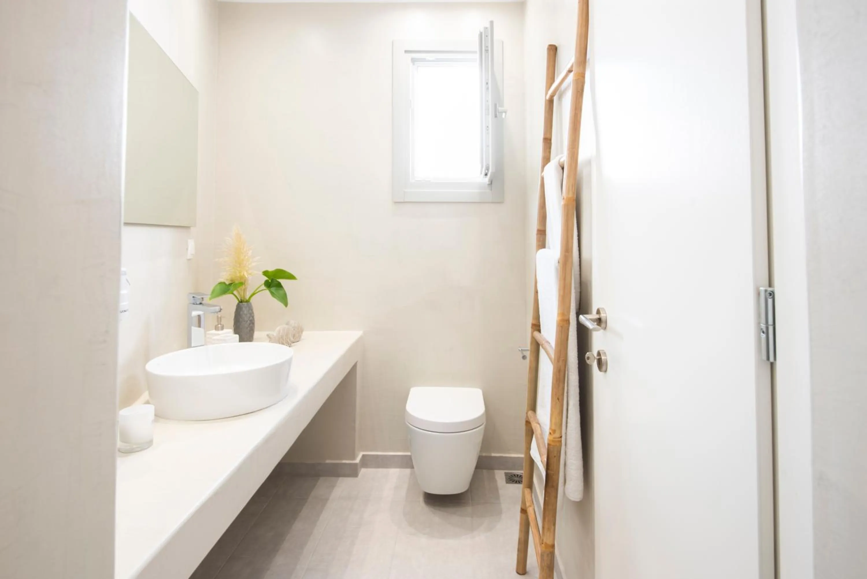 Toilet in White Orchid Suites